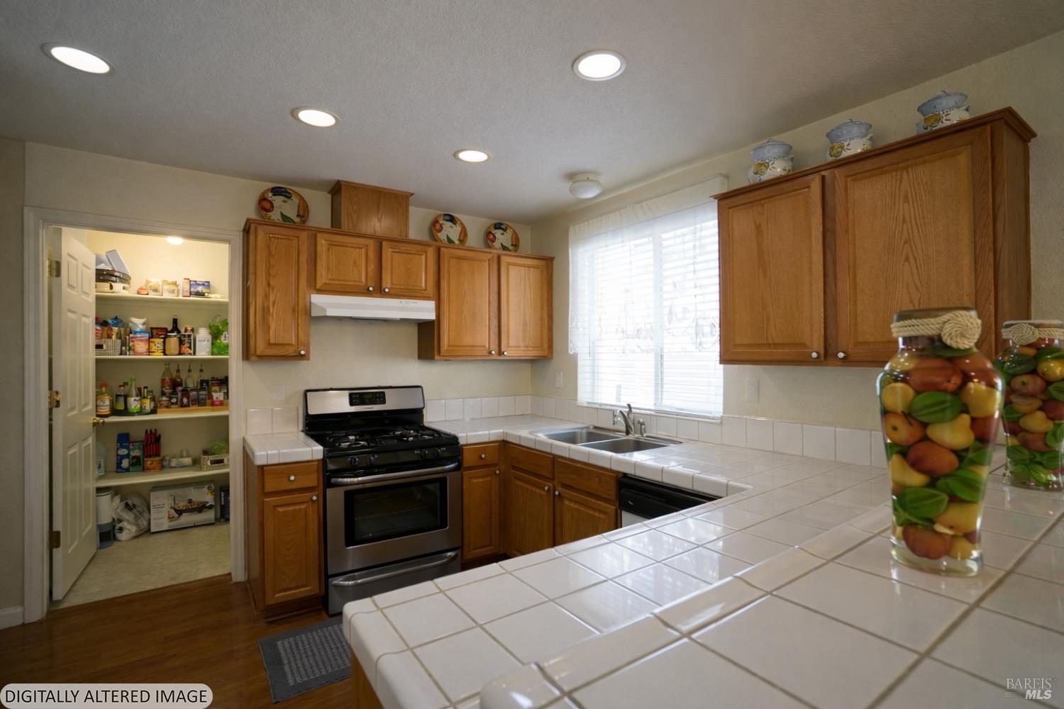 48 Dawn Rose Court