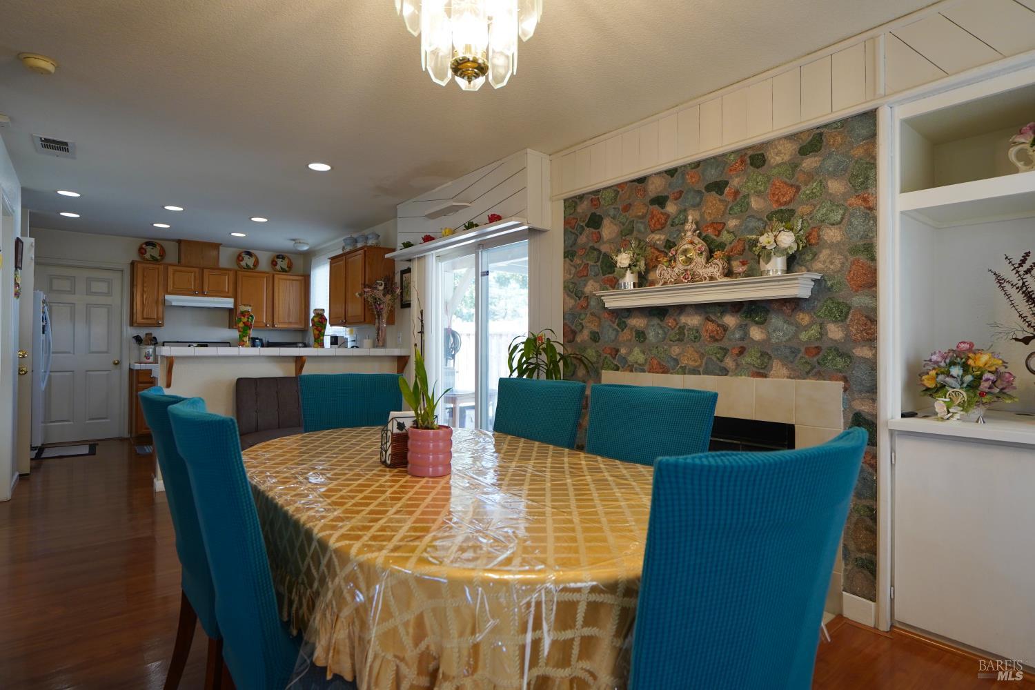 48 Dawn Rose Court