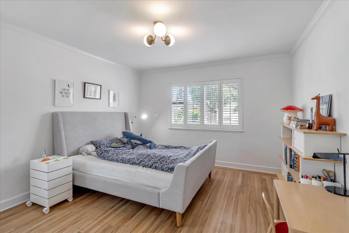 88 Hillview AVE