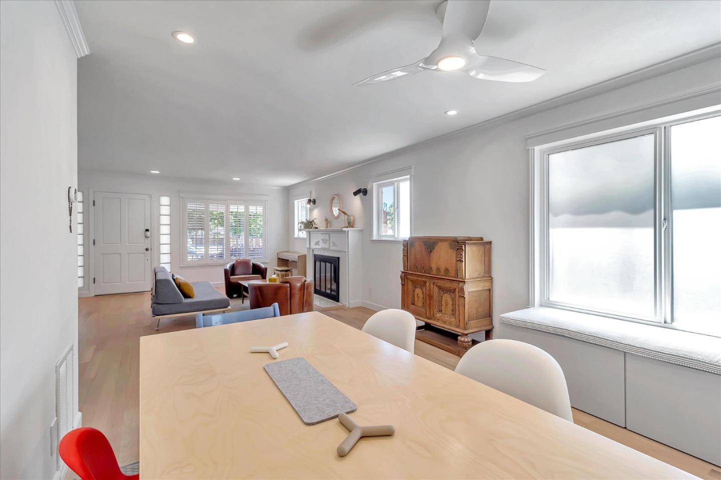 88 Hillview AVE