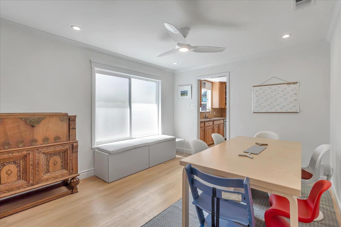 88 Hillview AVE
