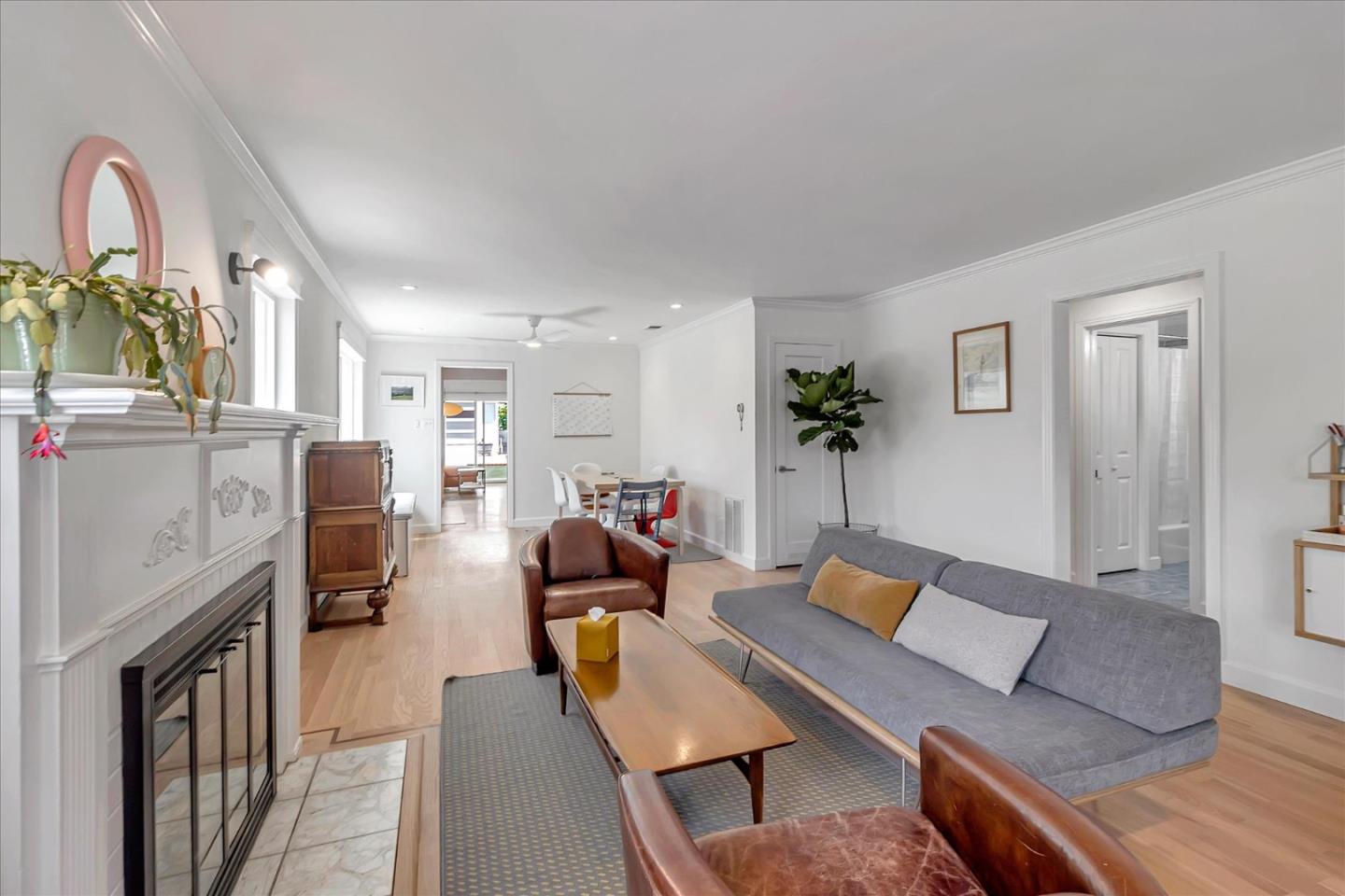 88 Hillview AVE