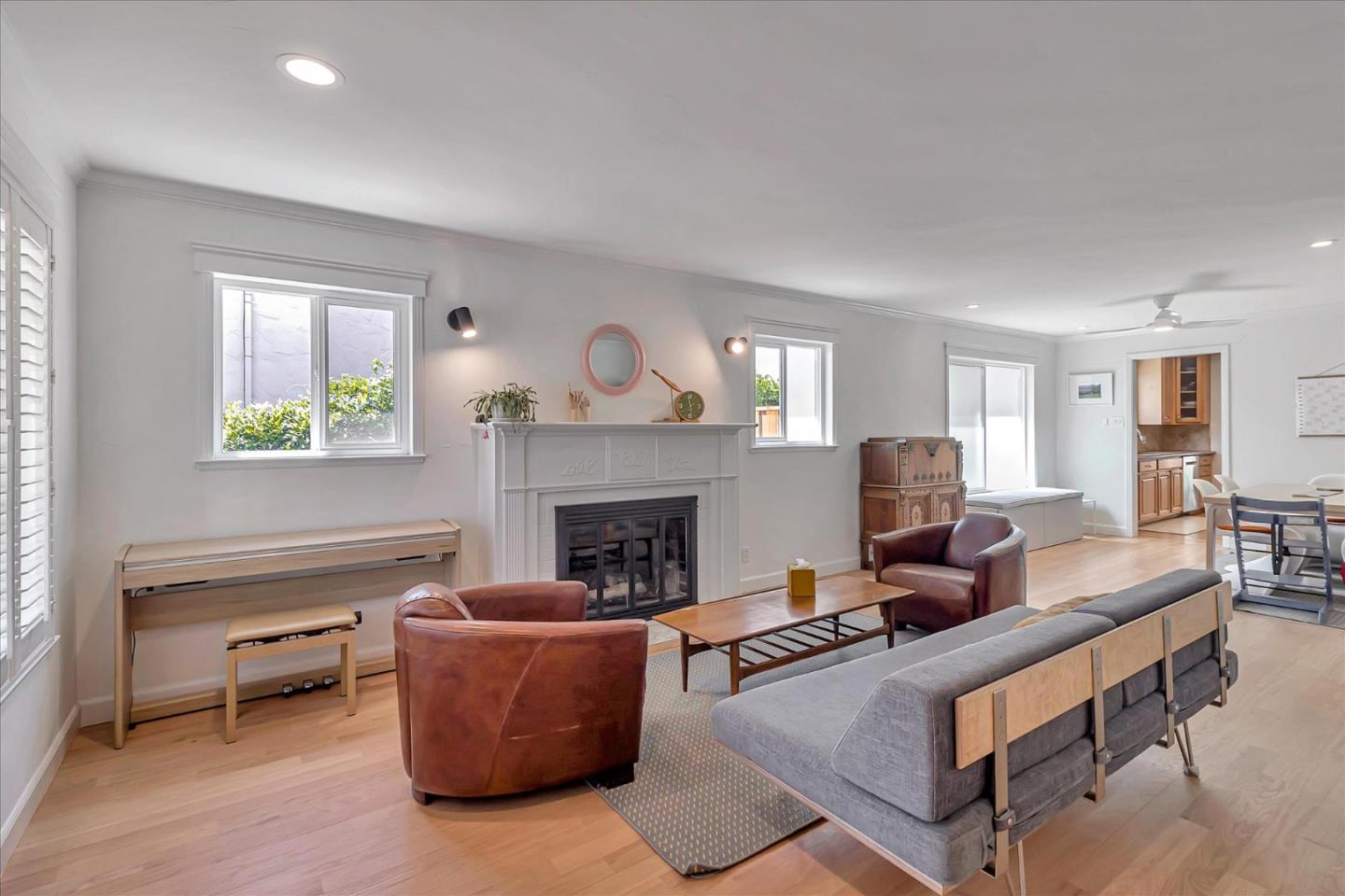 88 Hillview AVE