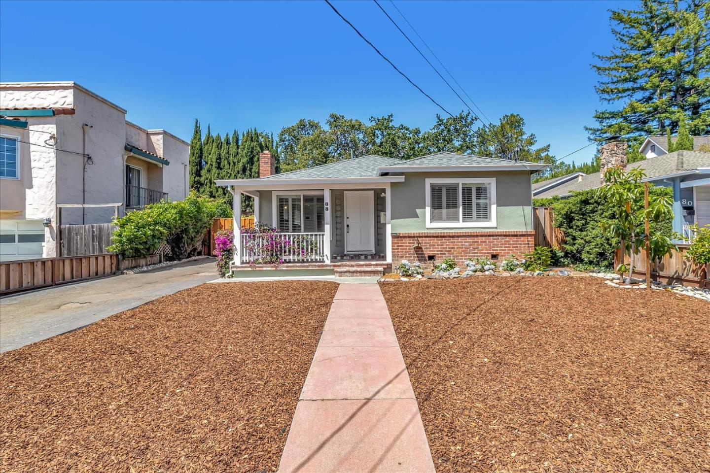 88 Hillview AVE