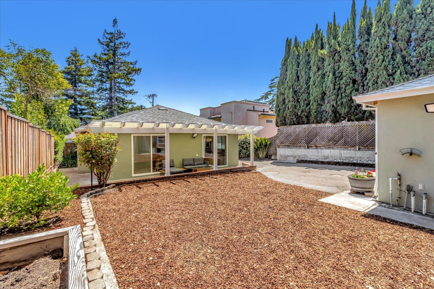88 Hillview AVE