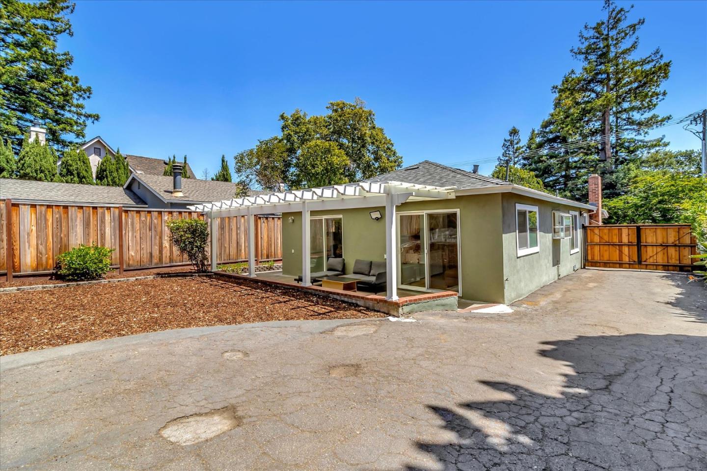 88 Hillview AVE