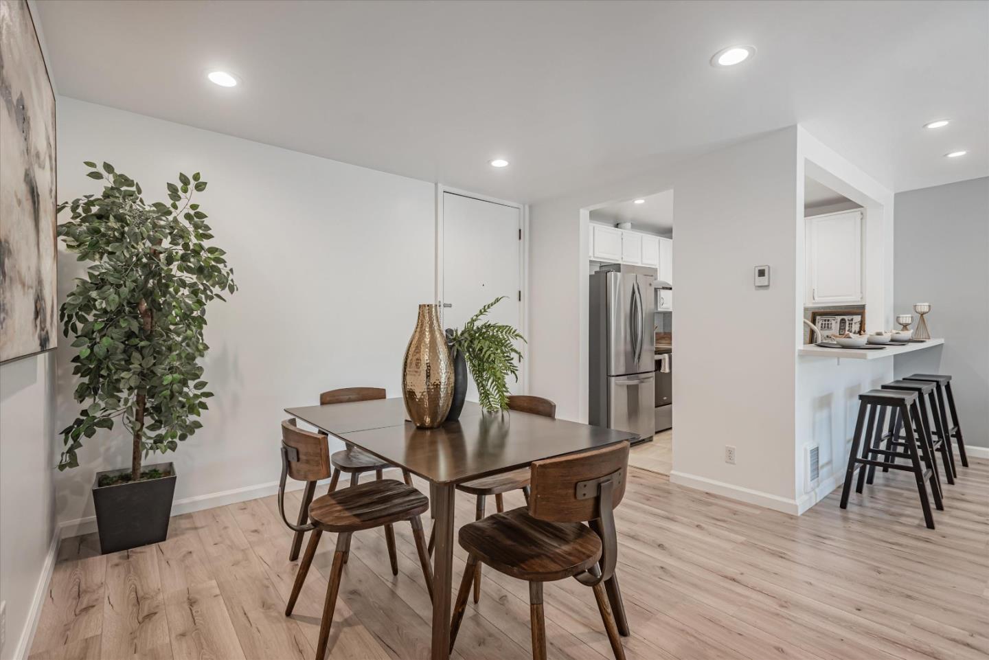 316 N El Camino Real 308