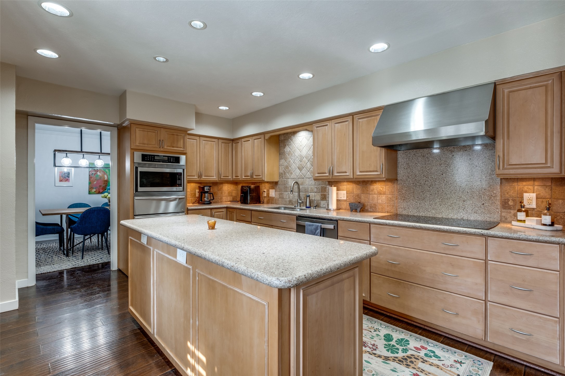 12436 Montego Plaza
