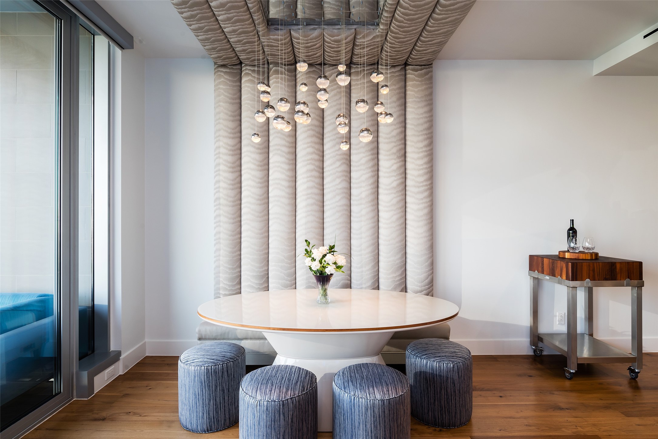 3130 N Harwood Street 807