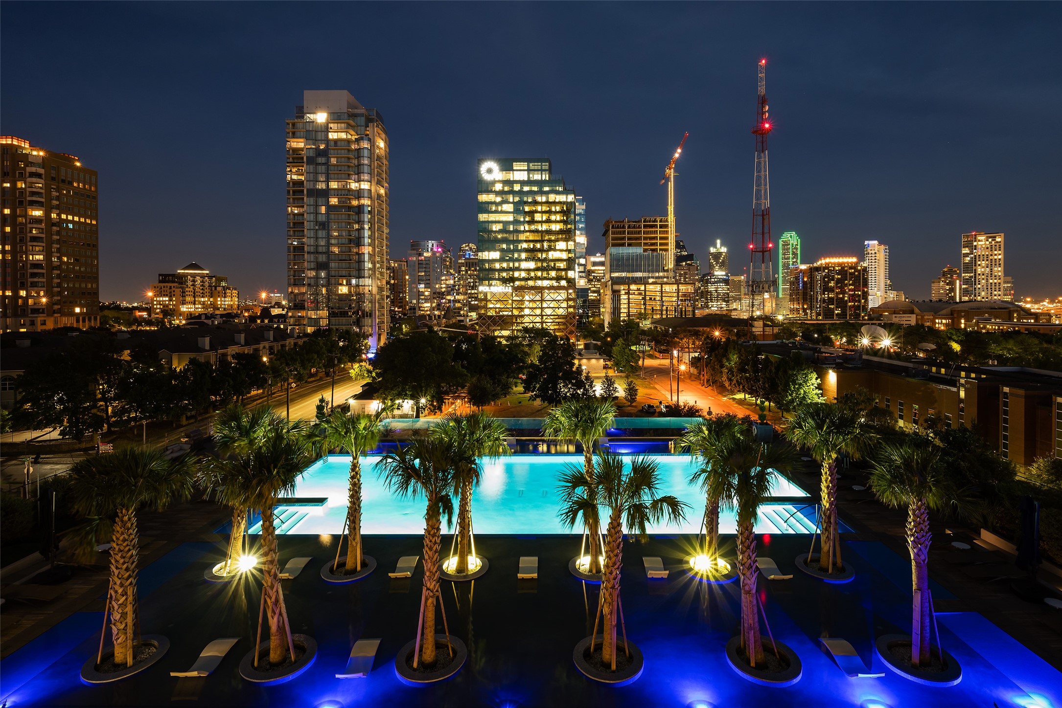 3130 N Harwood Street 807