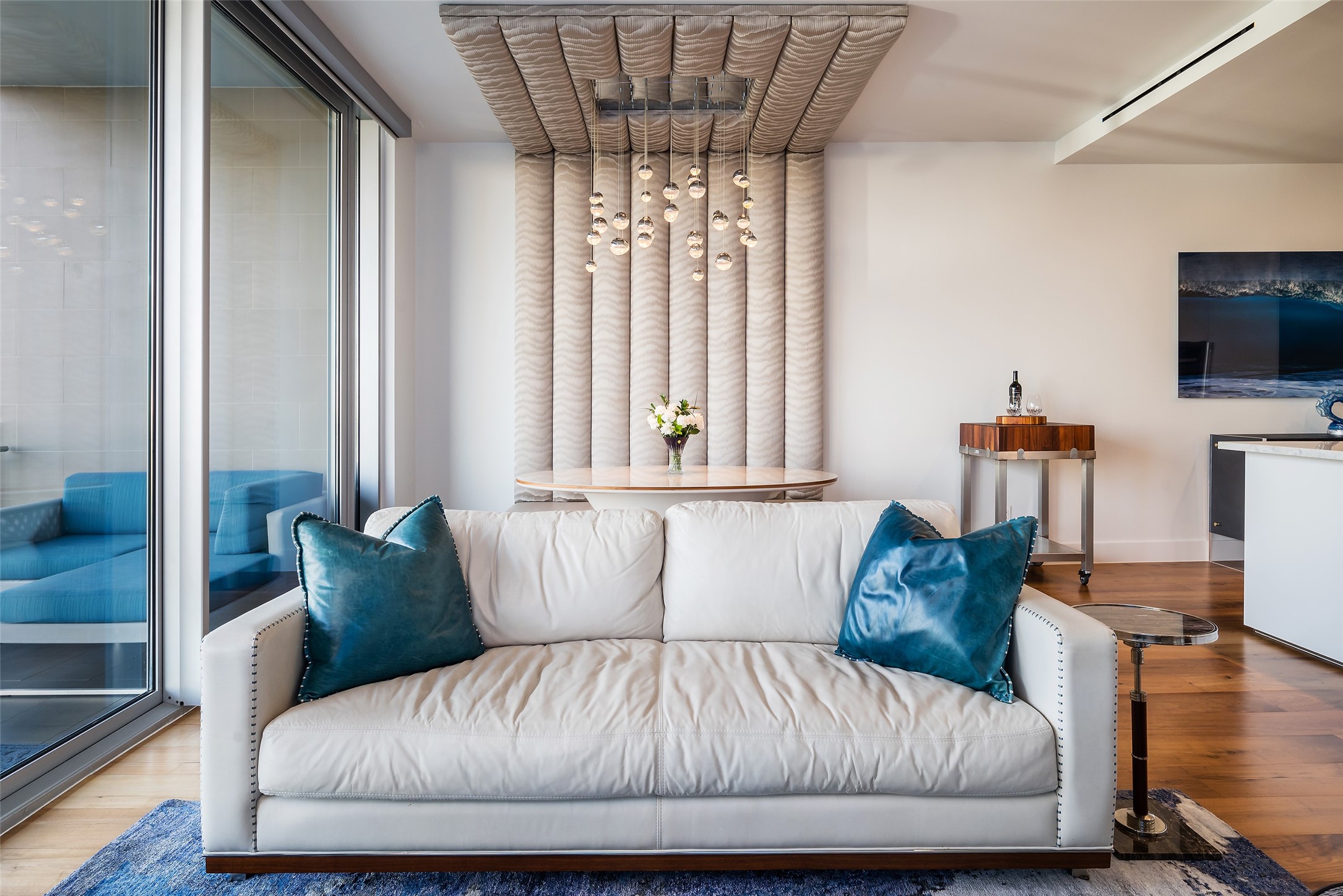 3130 N Harwood Street 807