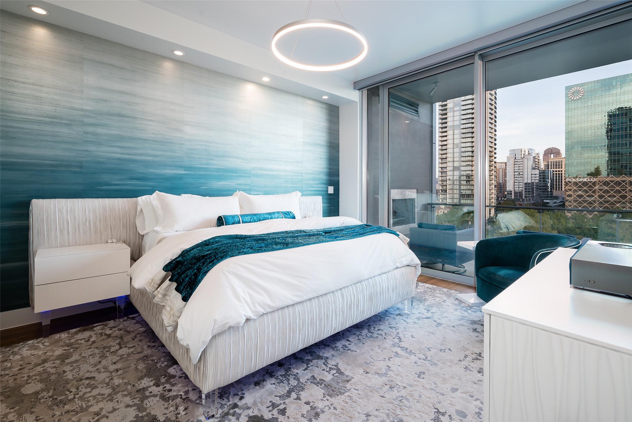 3130 N Harwood Street 807