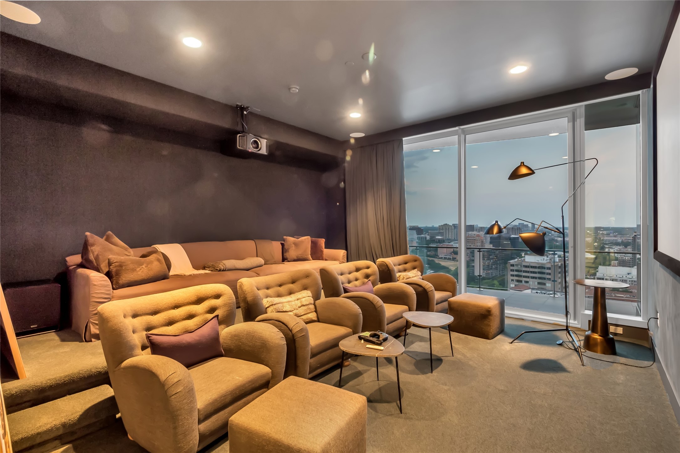 3130 N HARWOOD 2505