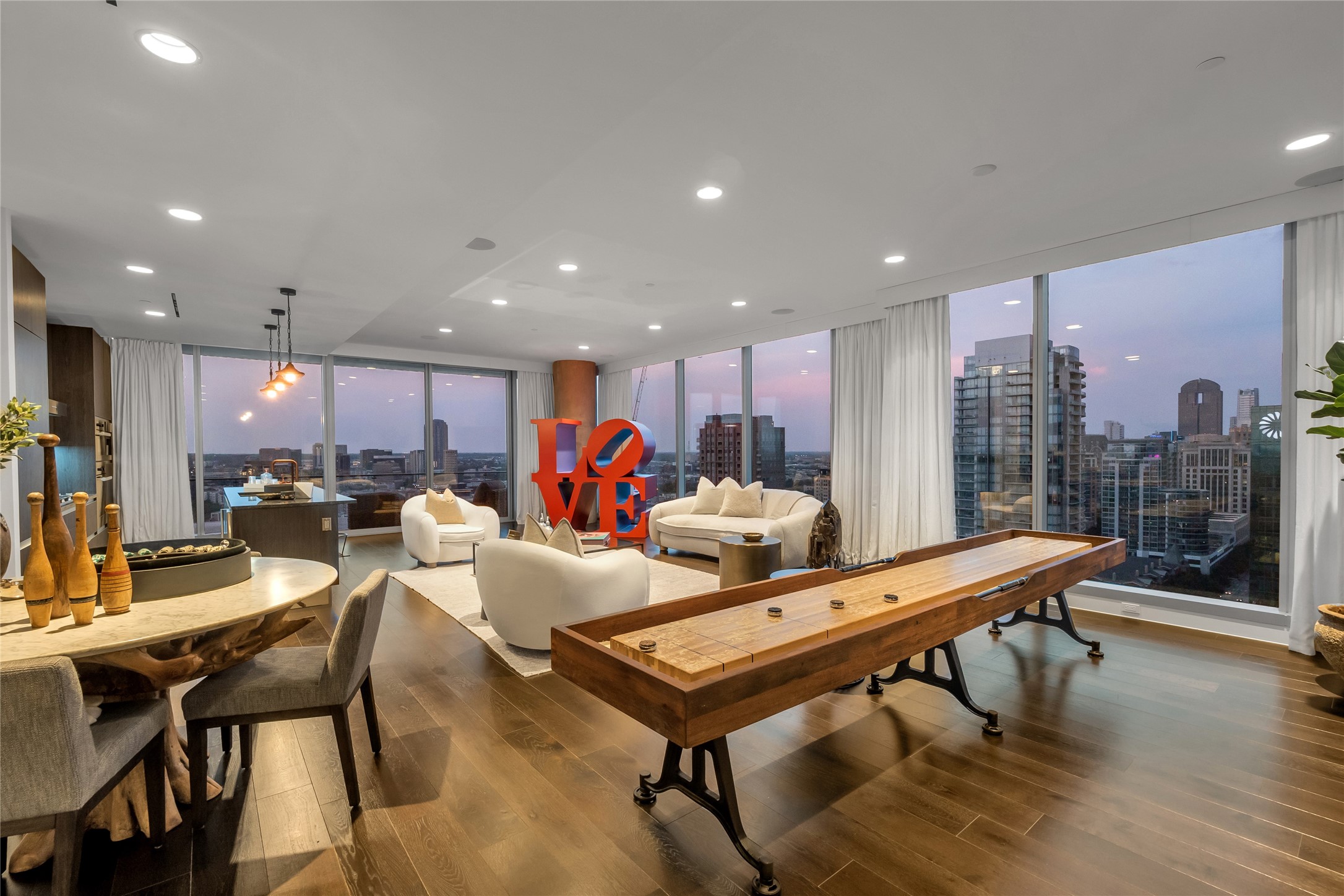 3130 N HARWOOD 2505