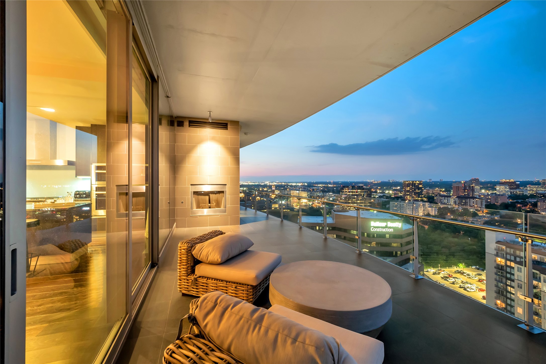 3130 N HARWOOD 2505