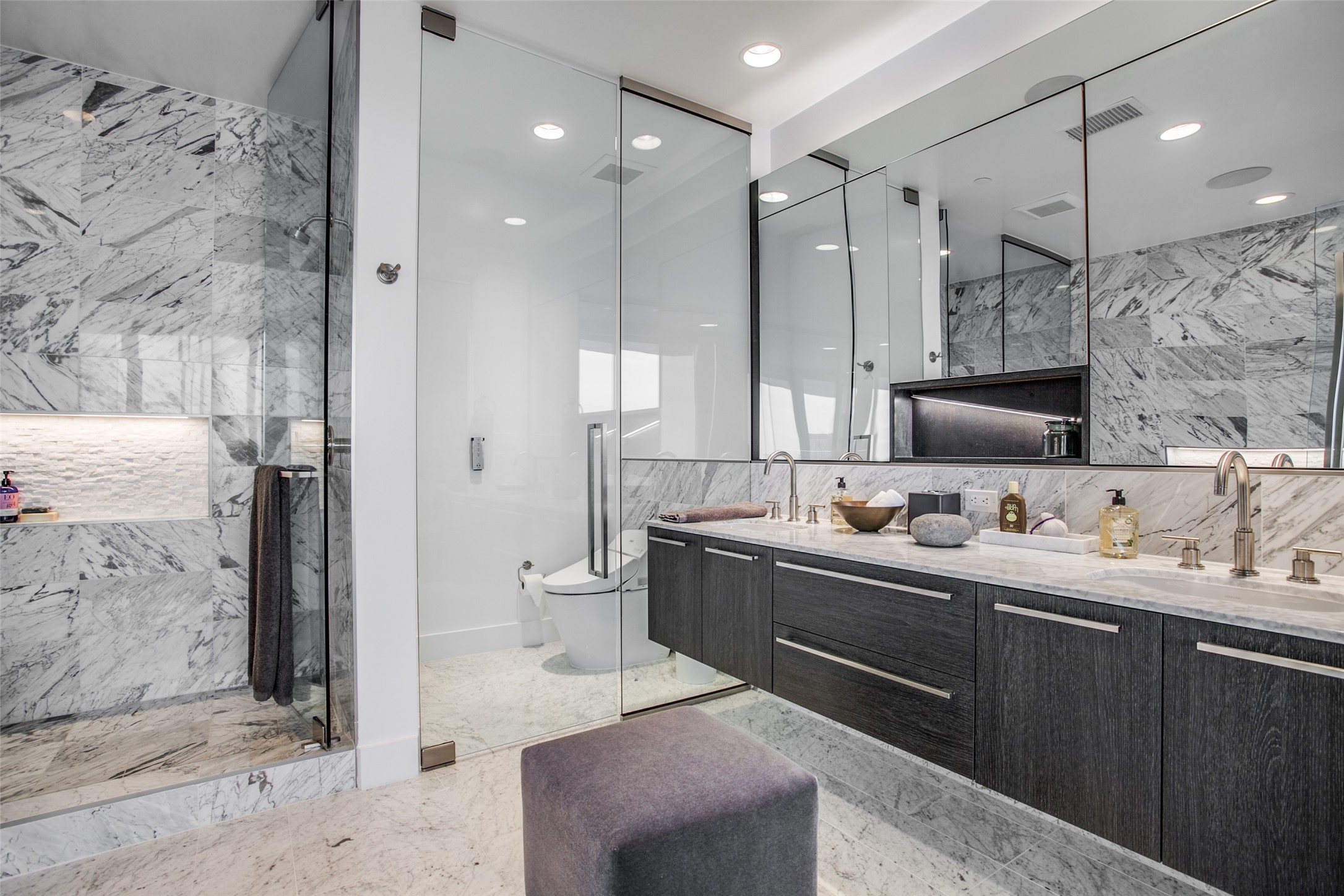 3130 N HARWOOD 2505