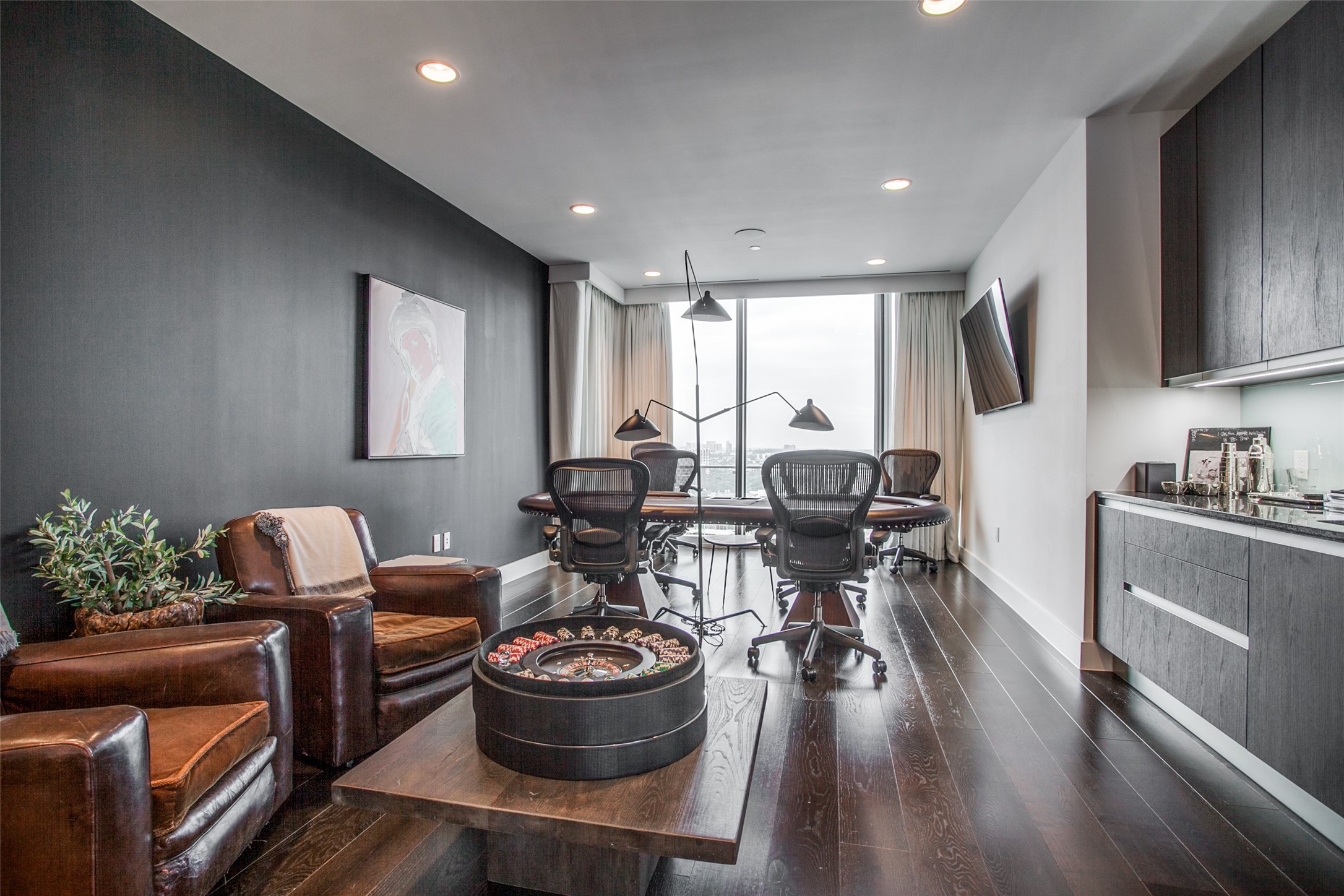 3130 N HARWOOD 2505