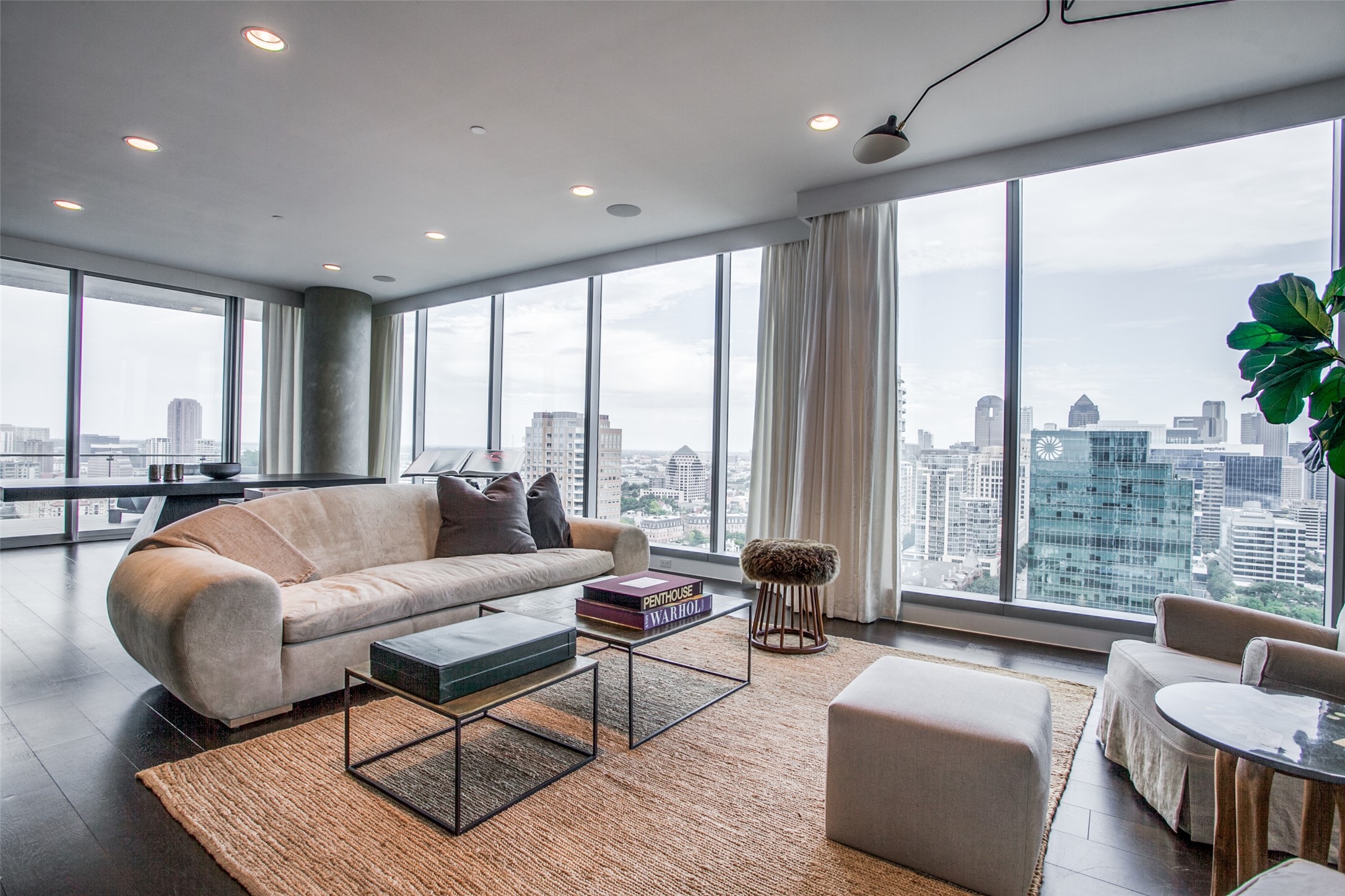 3130 N HARWOOD 2505