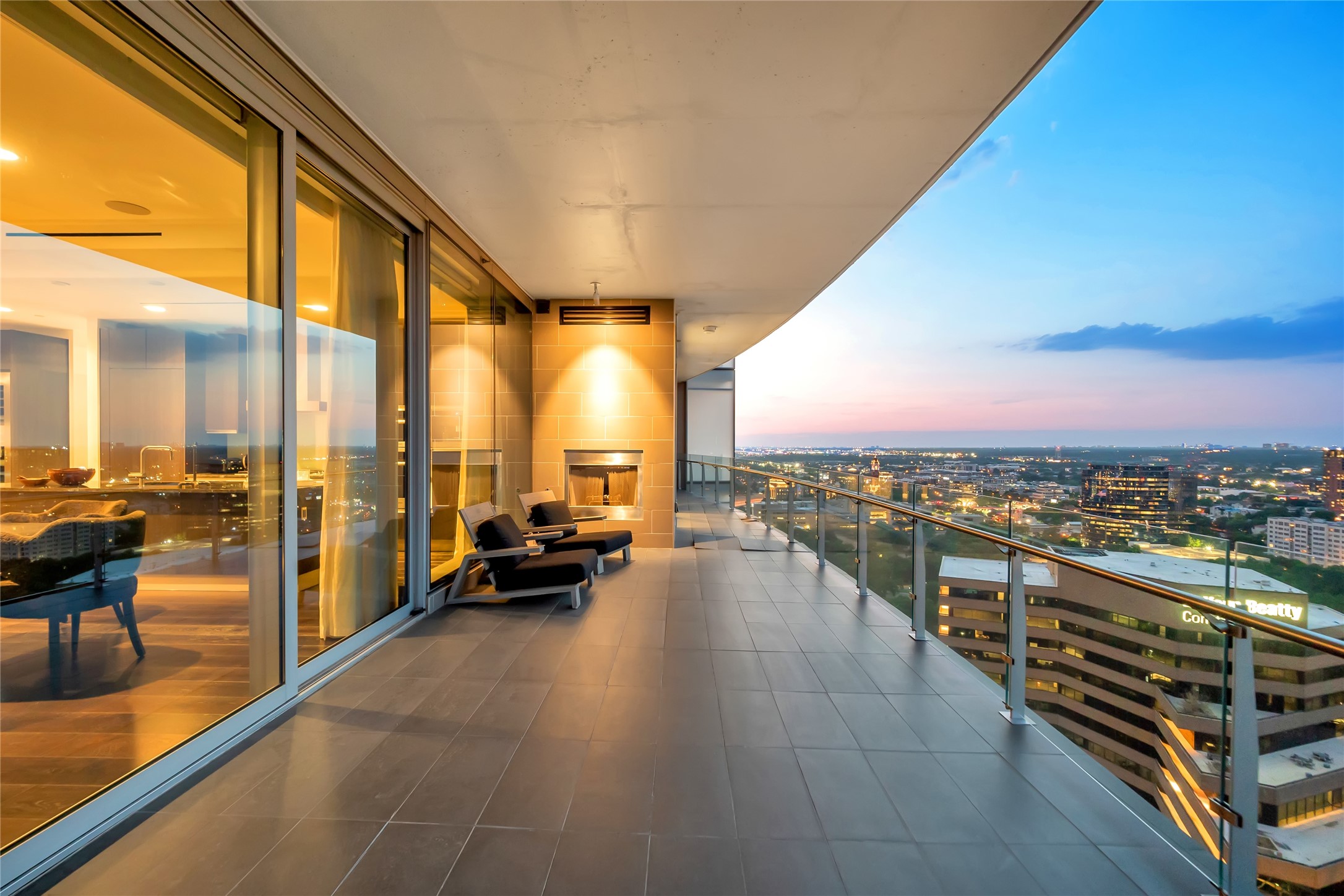 3130 N HARWOOD 2505