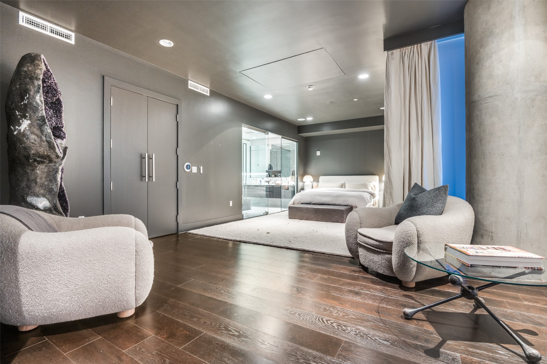 3130 N HARWOOD 2505