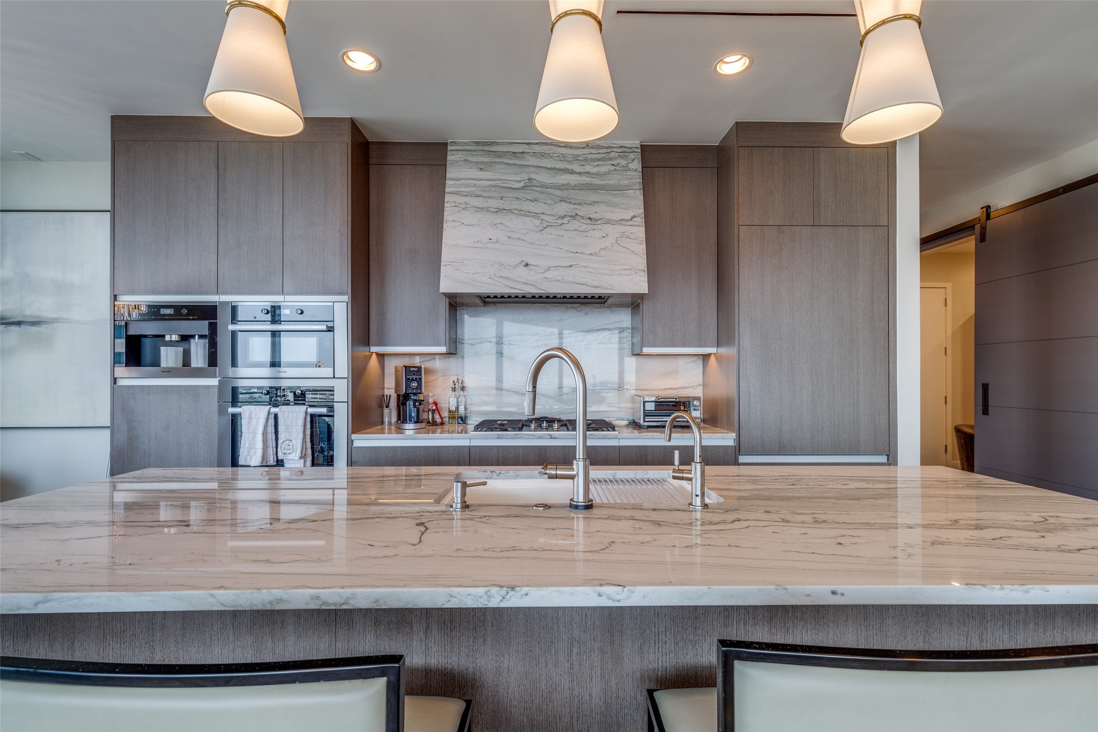 3130 N Harwood Street 1104