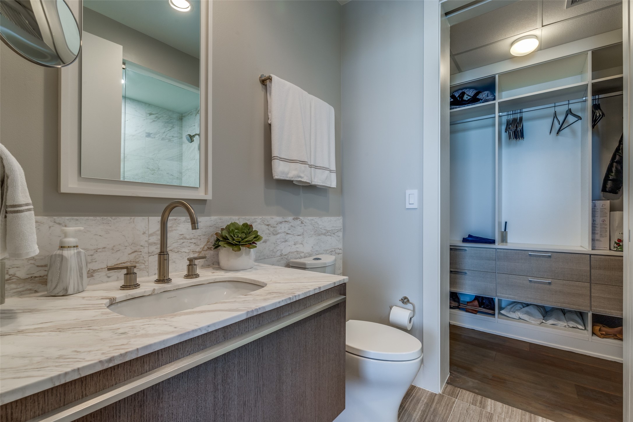 3130 N Harwood Street 1104