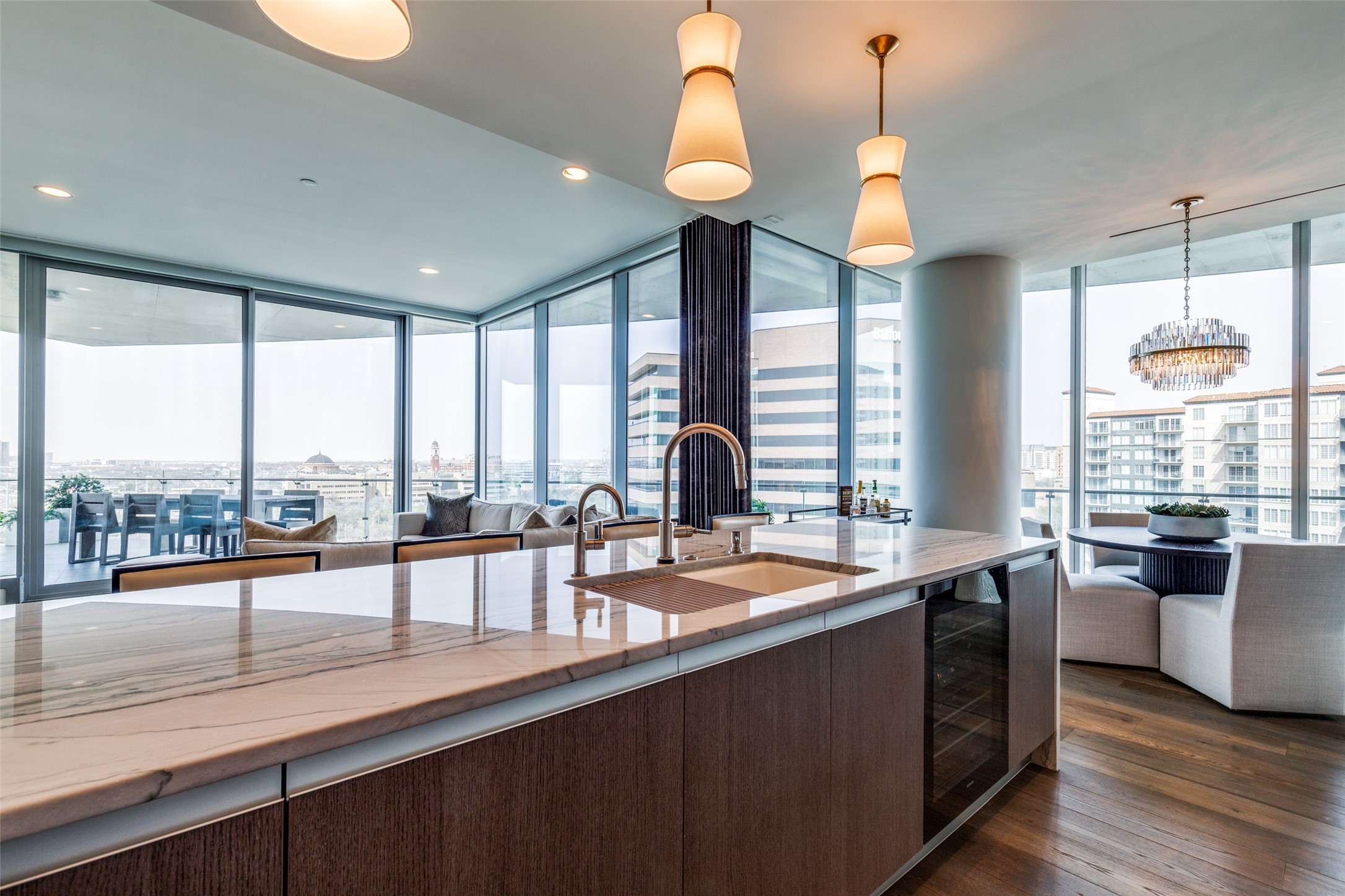 3130 N Harwood Street 1104