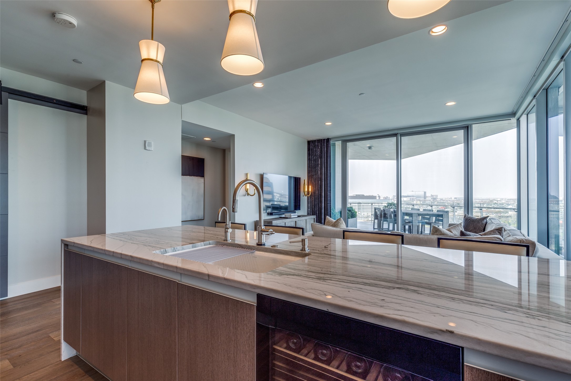 3130 N Harwood Street 1104