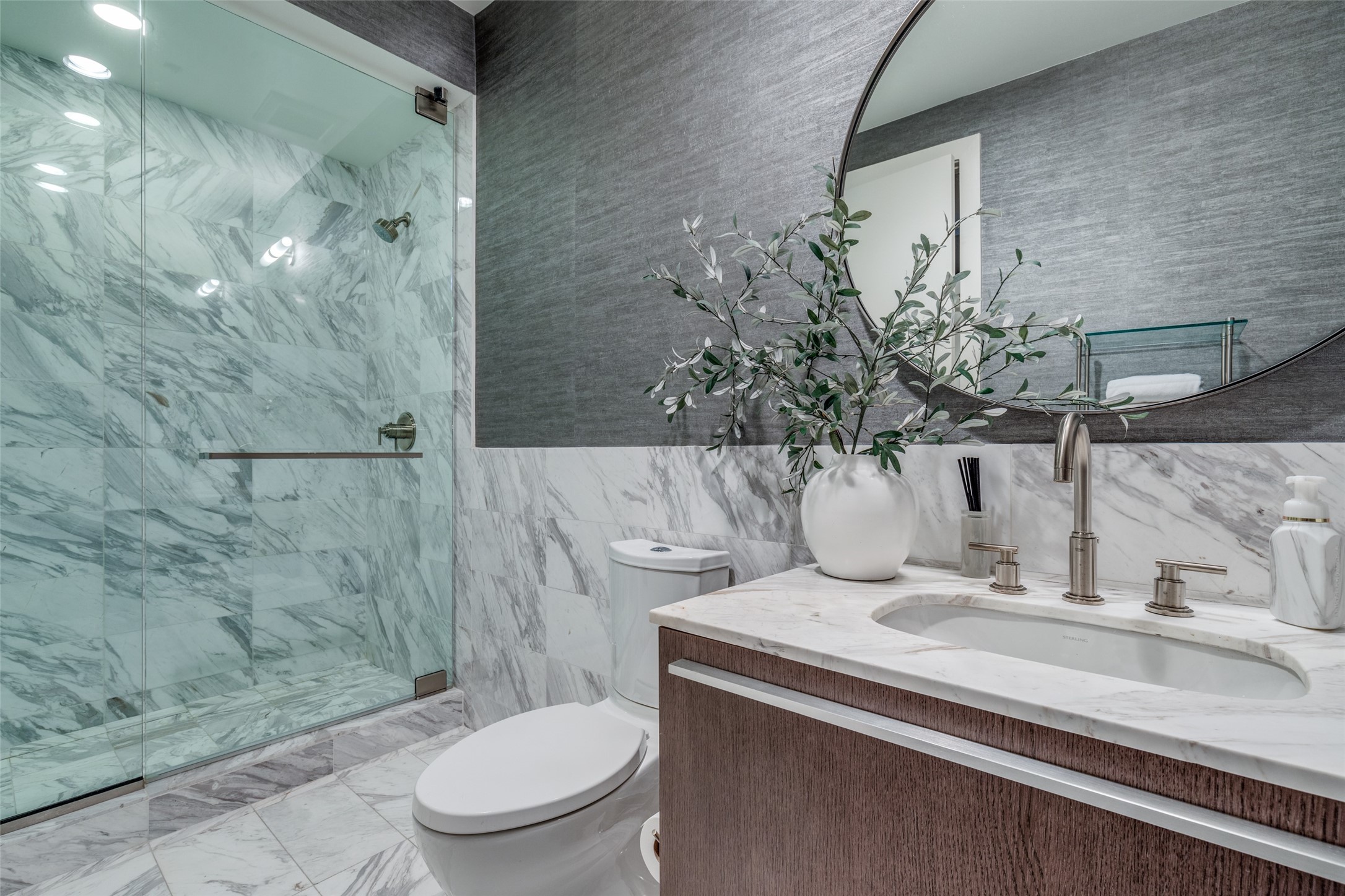 3130 N Harwood Street 1104