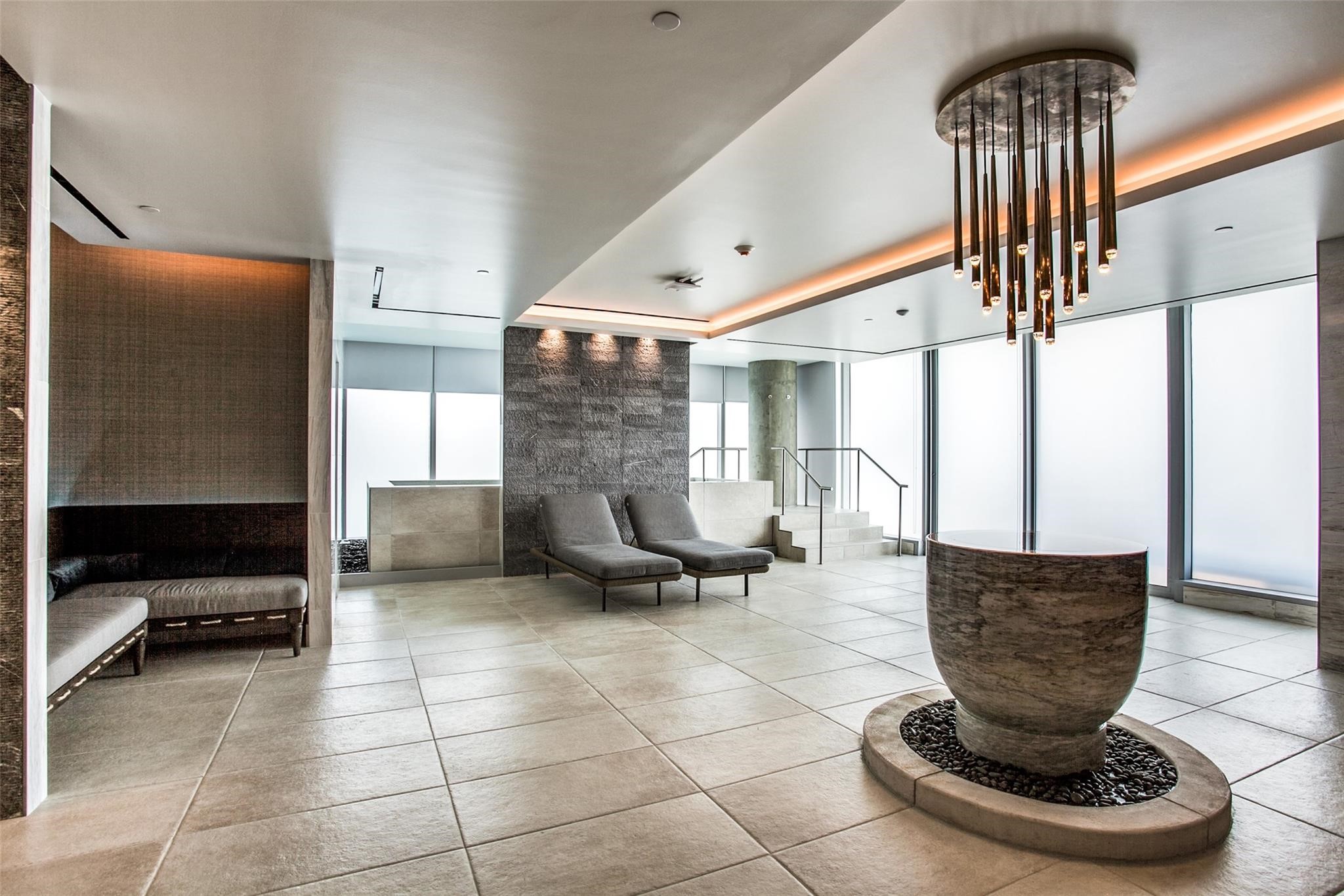 3130 N Harwood Street 1104