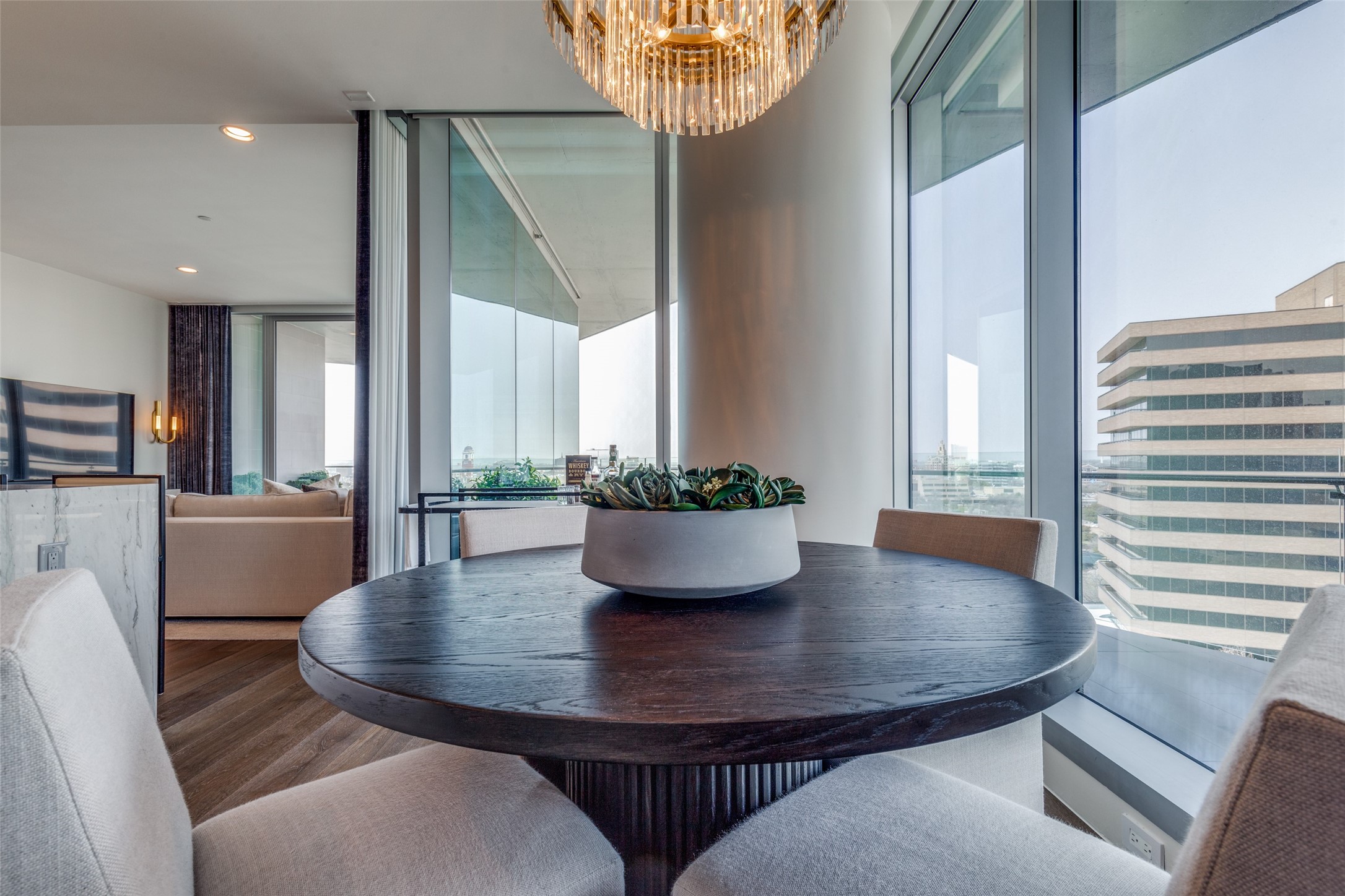 3130 N Harwood Street 1104