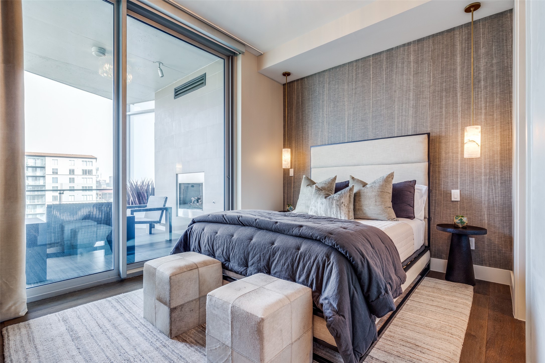 3130 N Harwood Street 1104