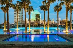 3130 N Harwood Street 2304