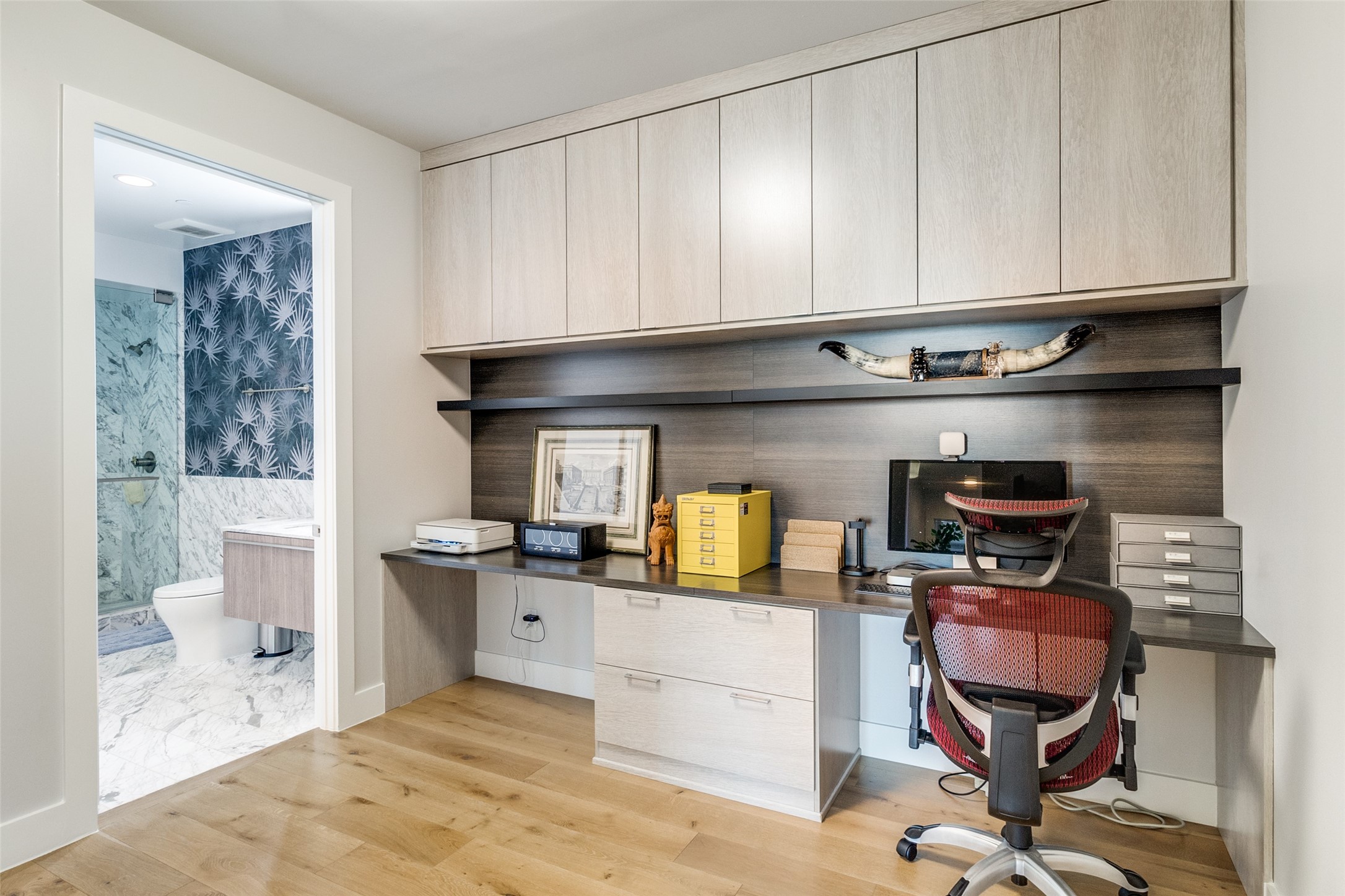 3130 N Harwood Street 2304