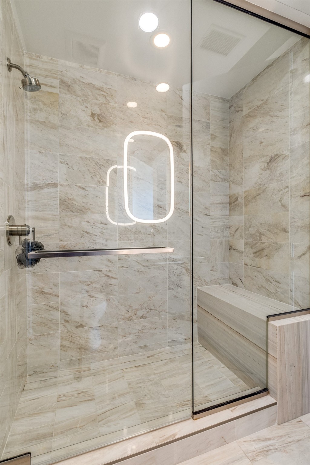 3130 N Harwood Street 2304