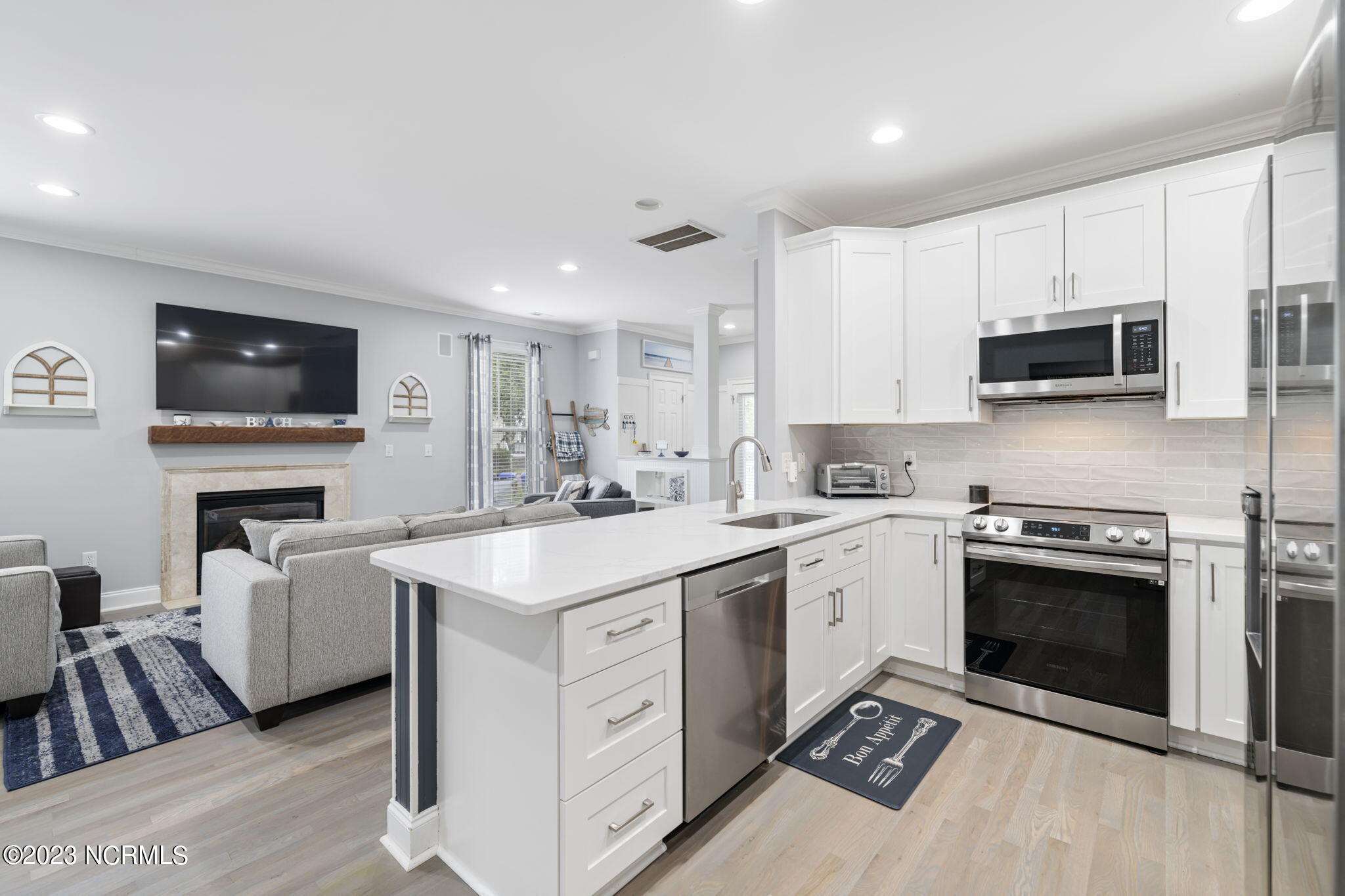 227 Silver Sloop Way