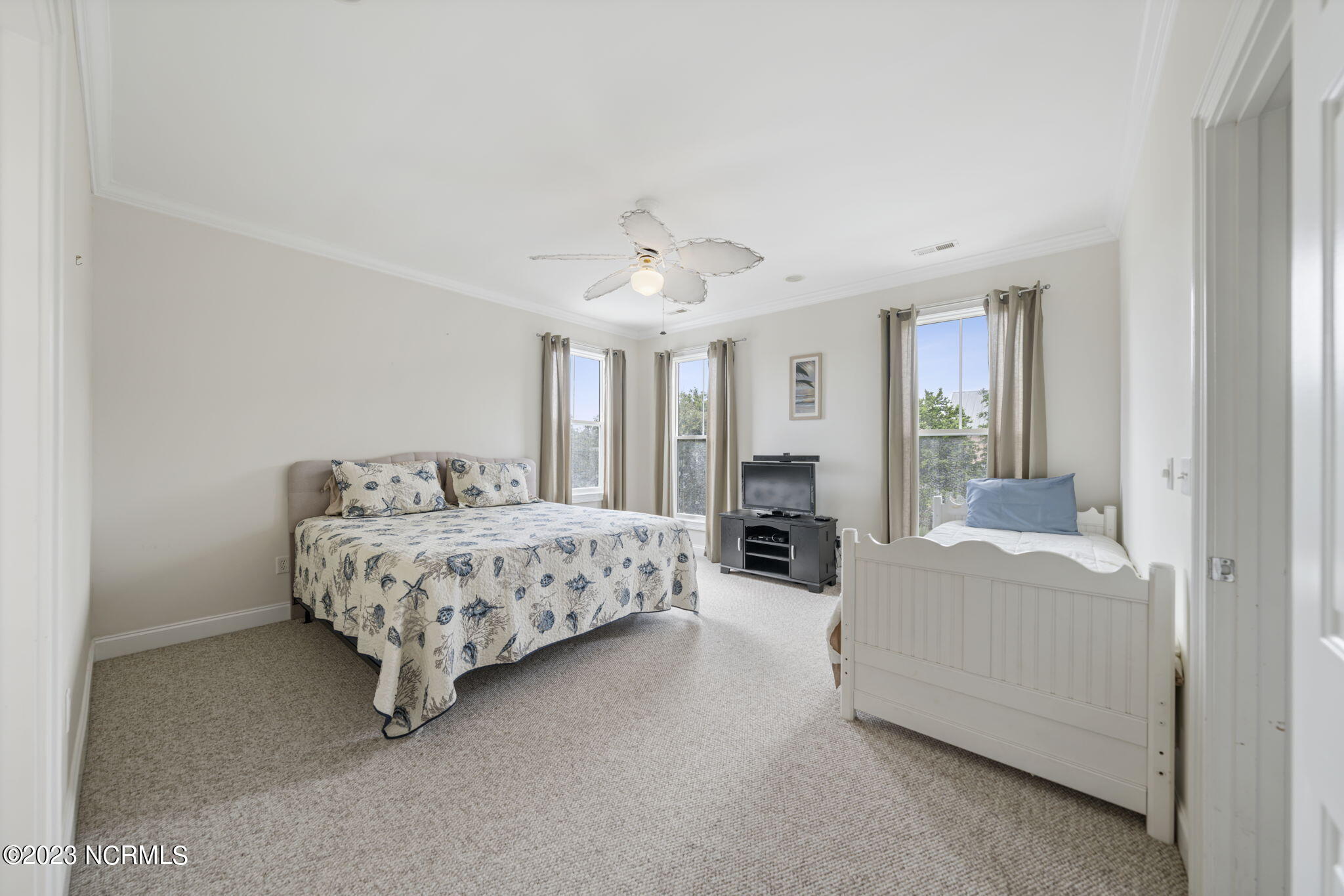 227 Silver Sloop Way