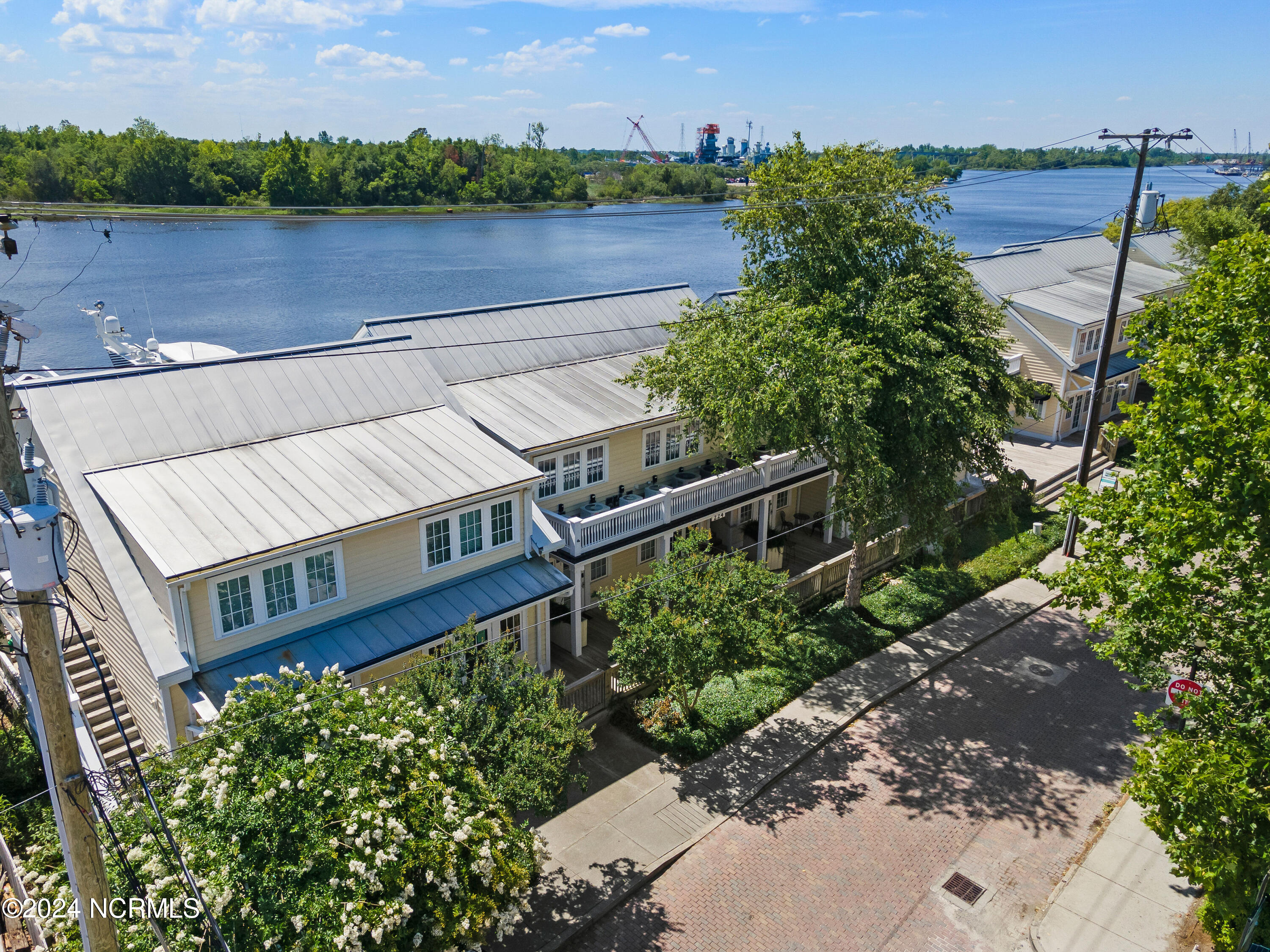 212 S Water Street, 2-M