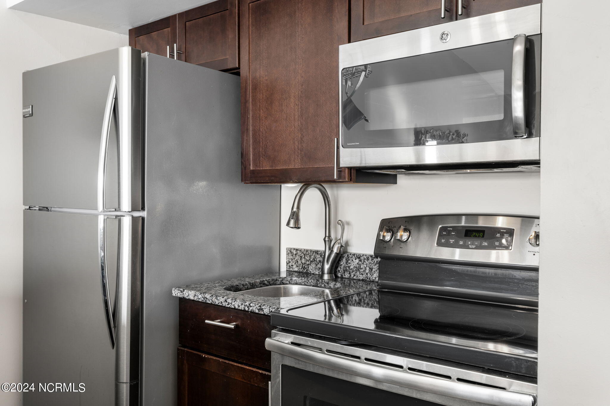 212 S Water Street, 2-M