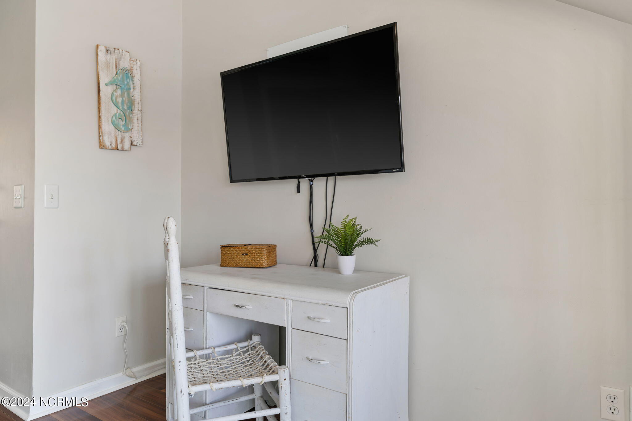 212 S Water Street, 2-M