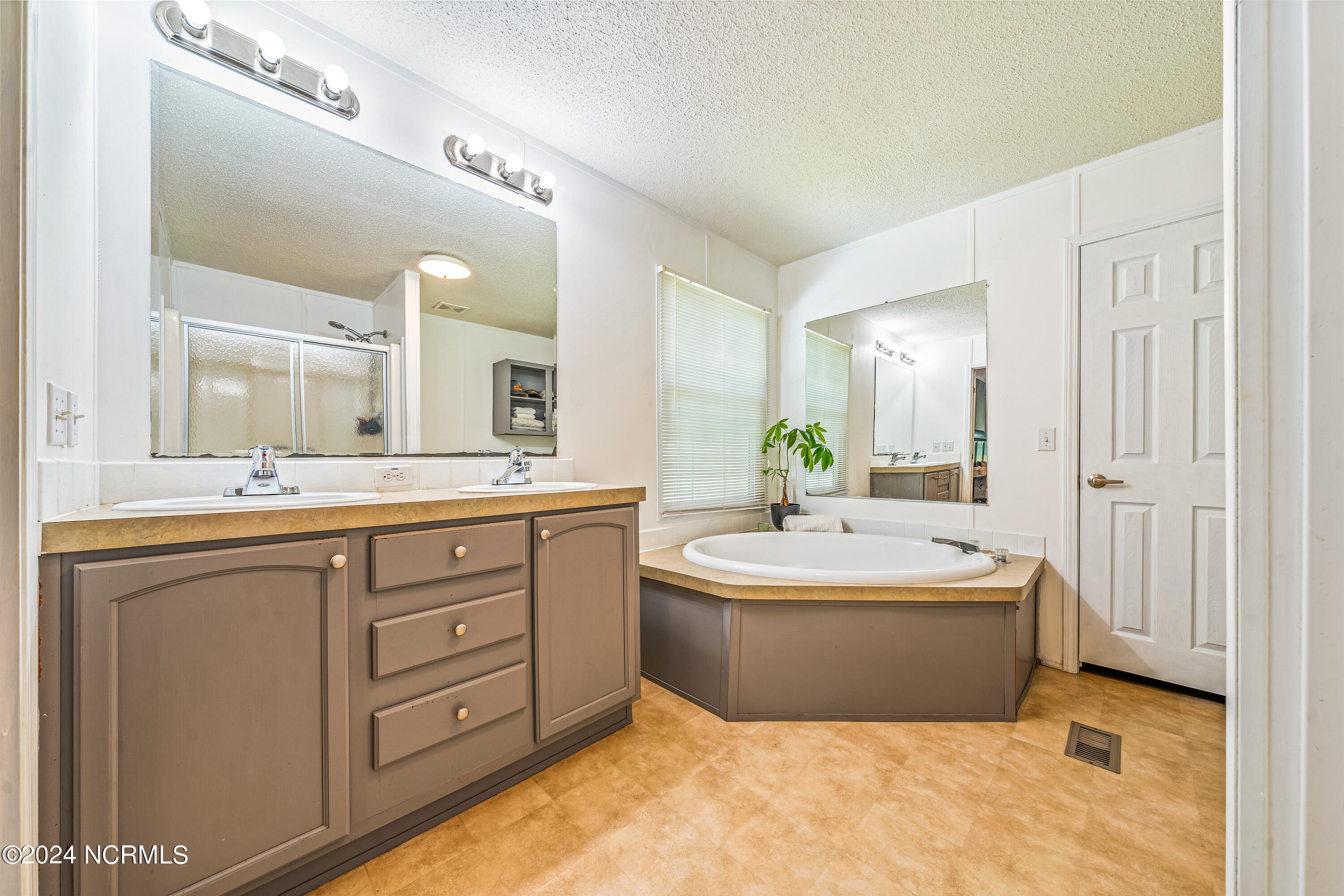 261 Creekstone Trail