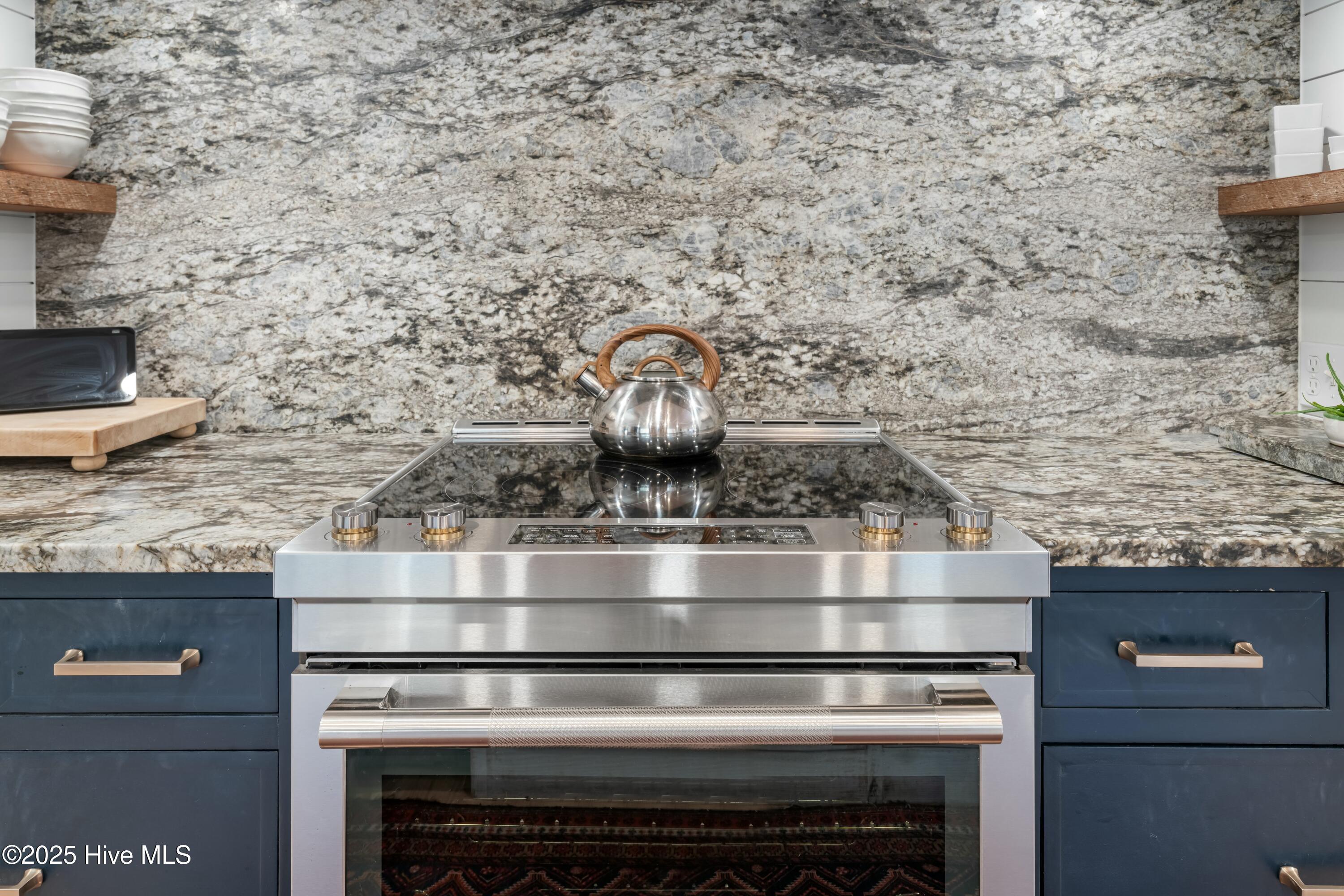 1016 Fort Fisher Boulevard S