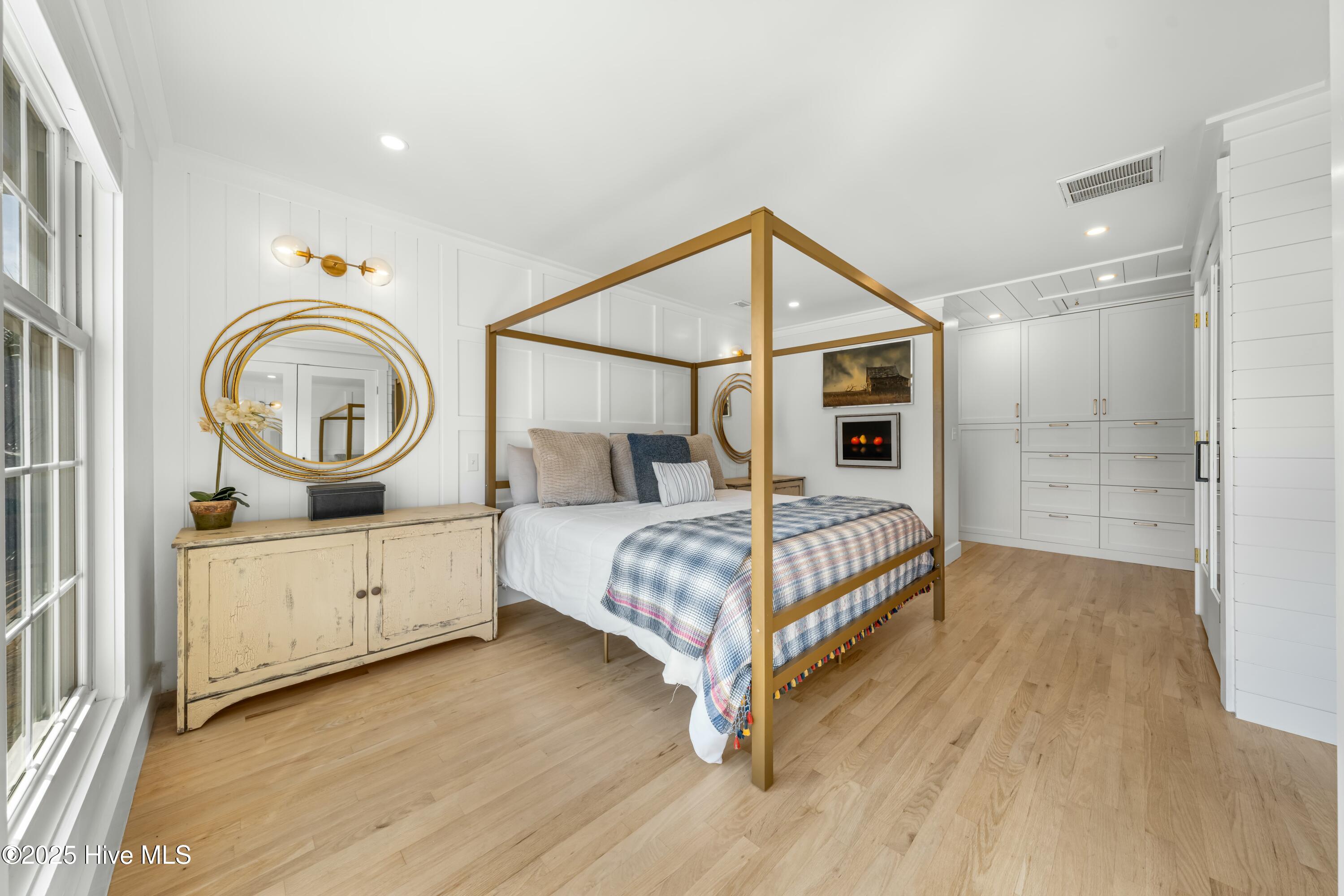 1016 Fort Fisher Boulevard S