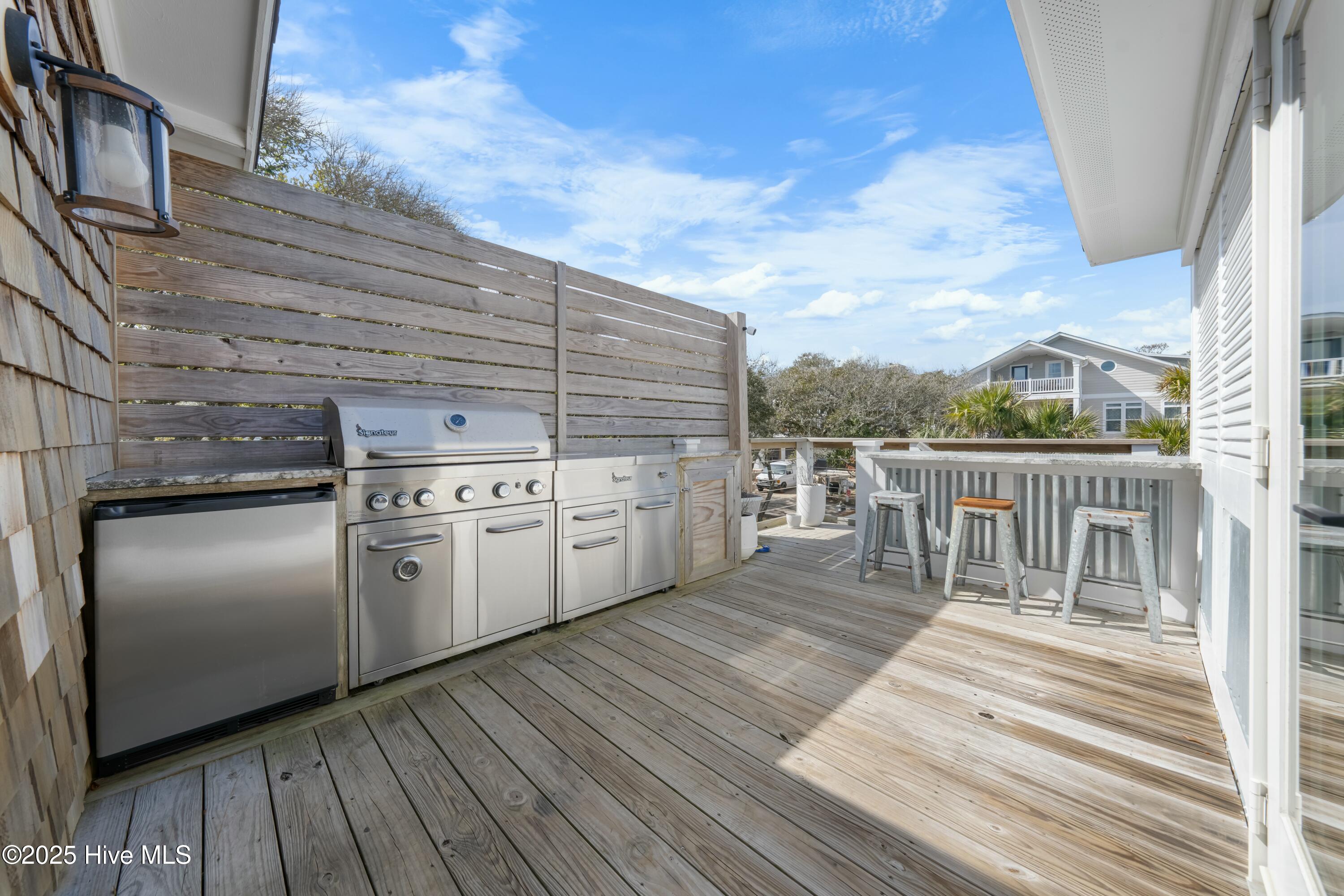 1016 Fort Fisher Boulevard S