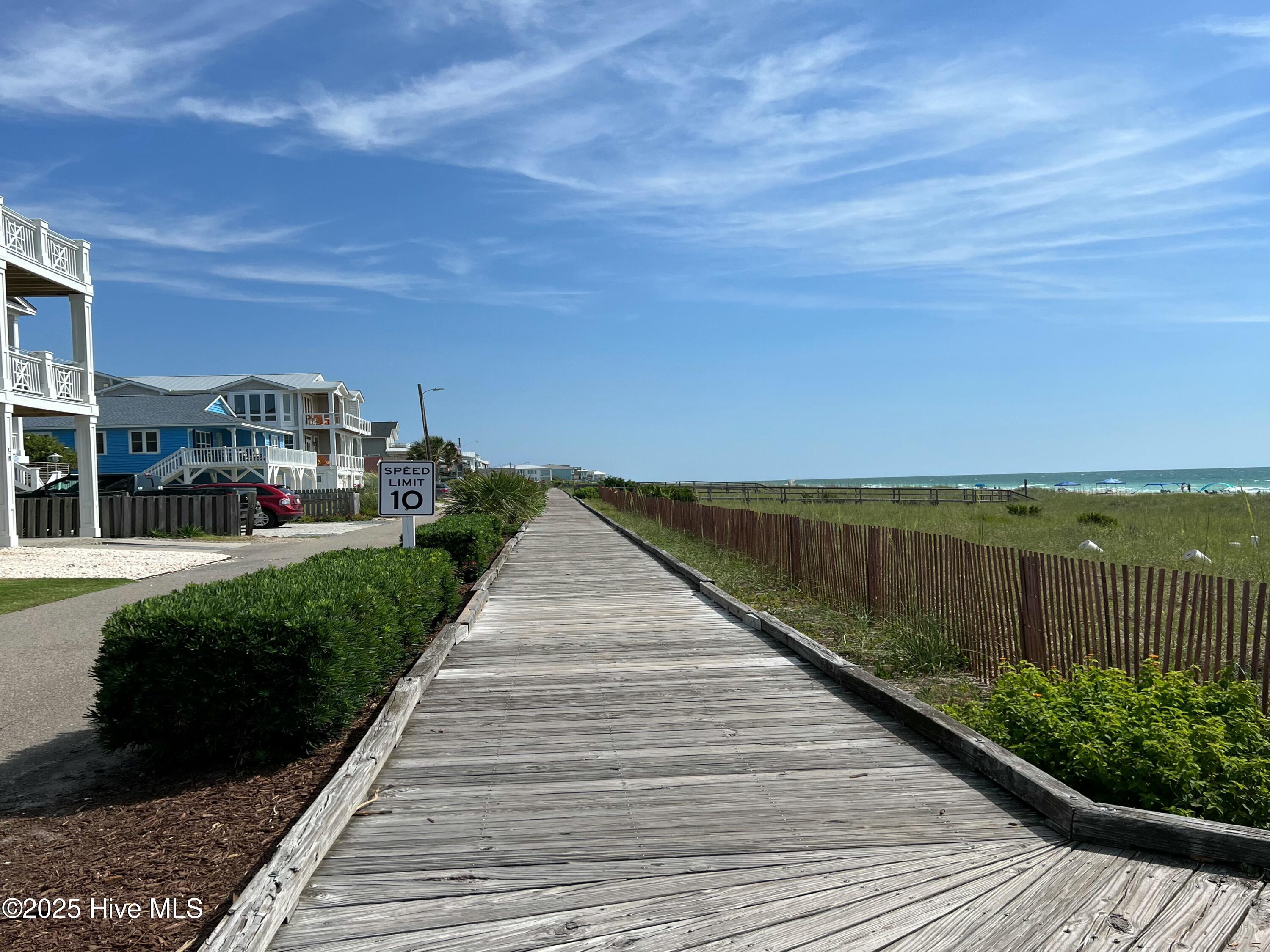 1016 Fort Fisher Boulevard S