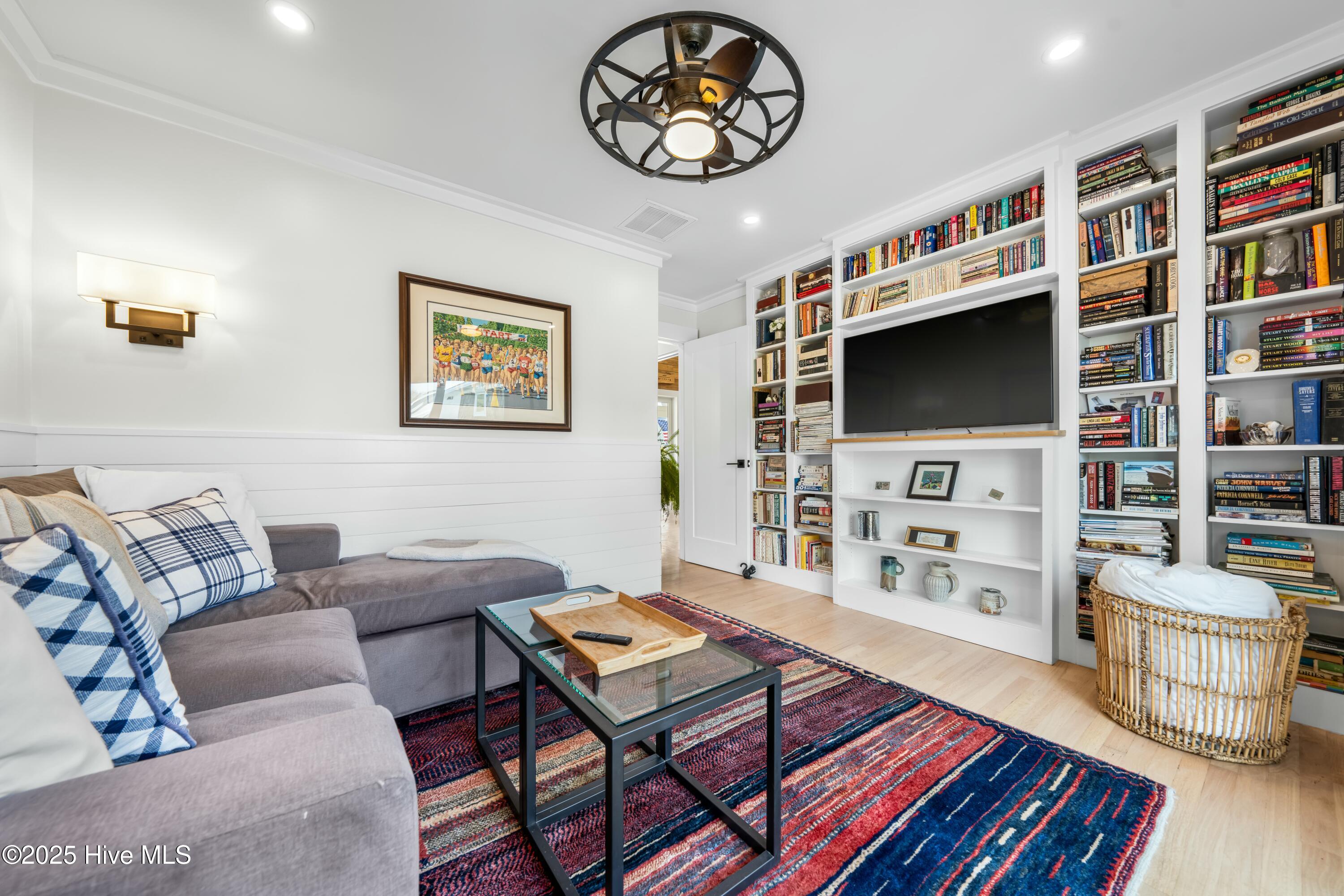 1016 Fort Fisher Boulevard S