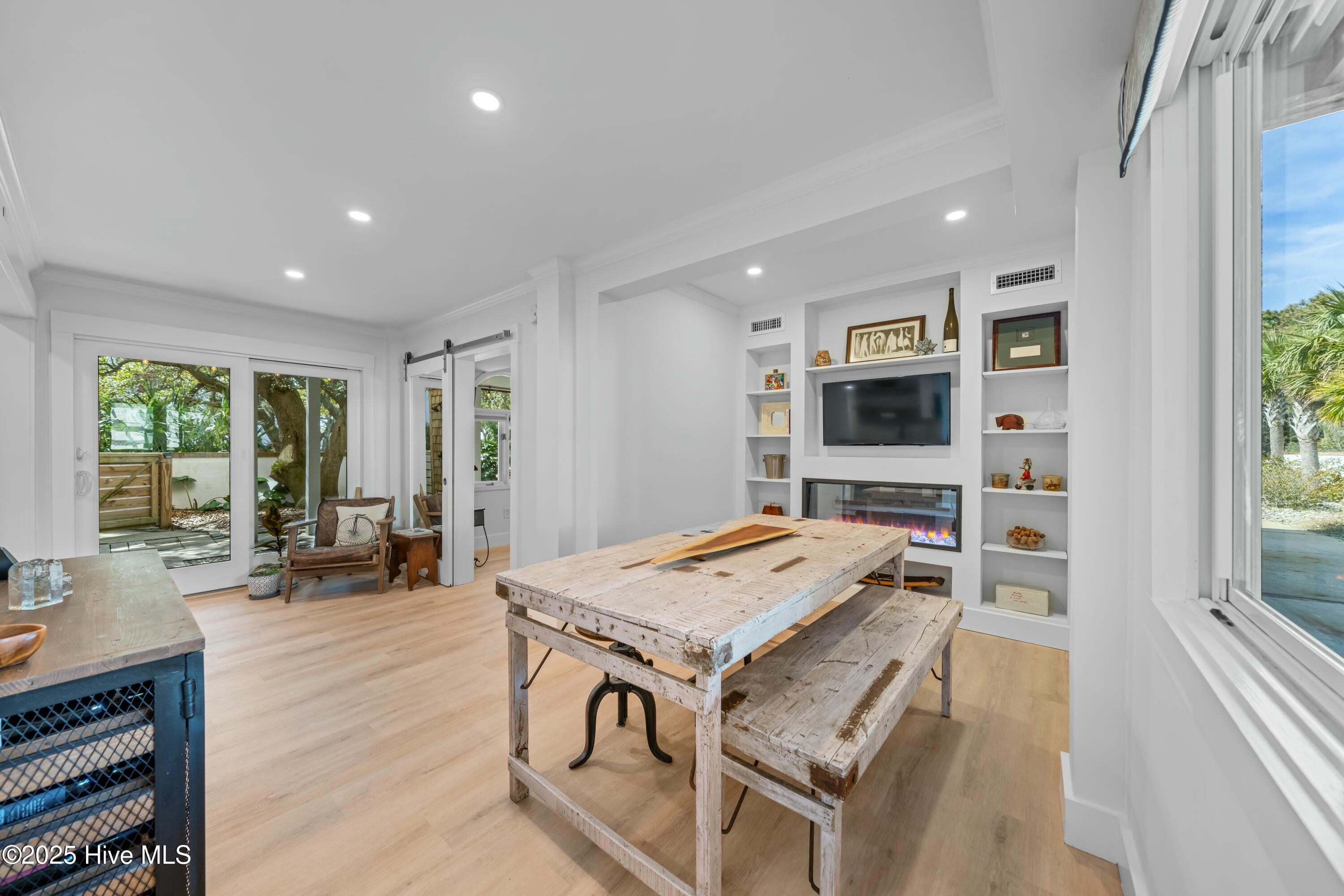 1016 Fort Fisher Boulevard S