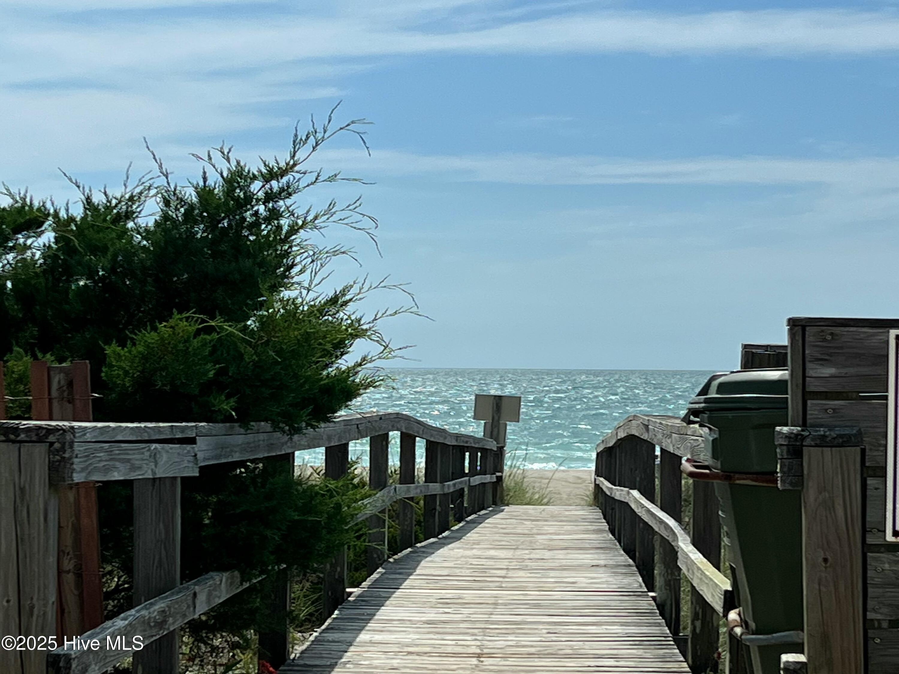 1016 Fort Fisher Boulevard S