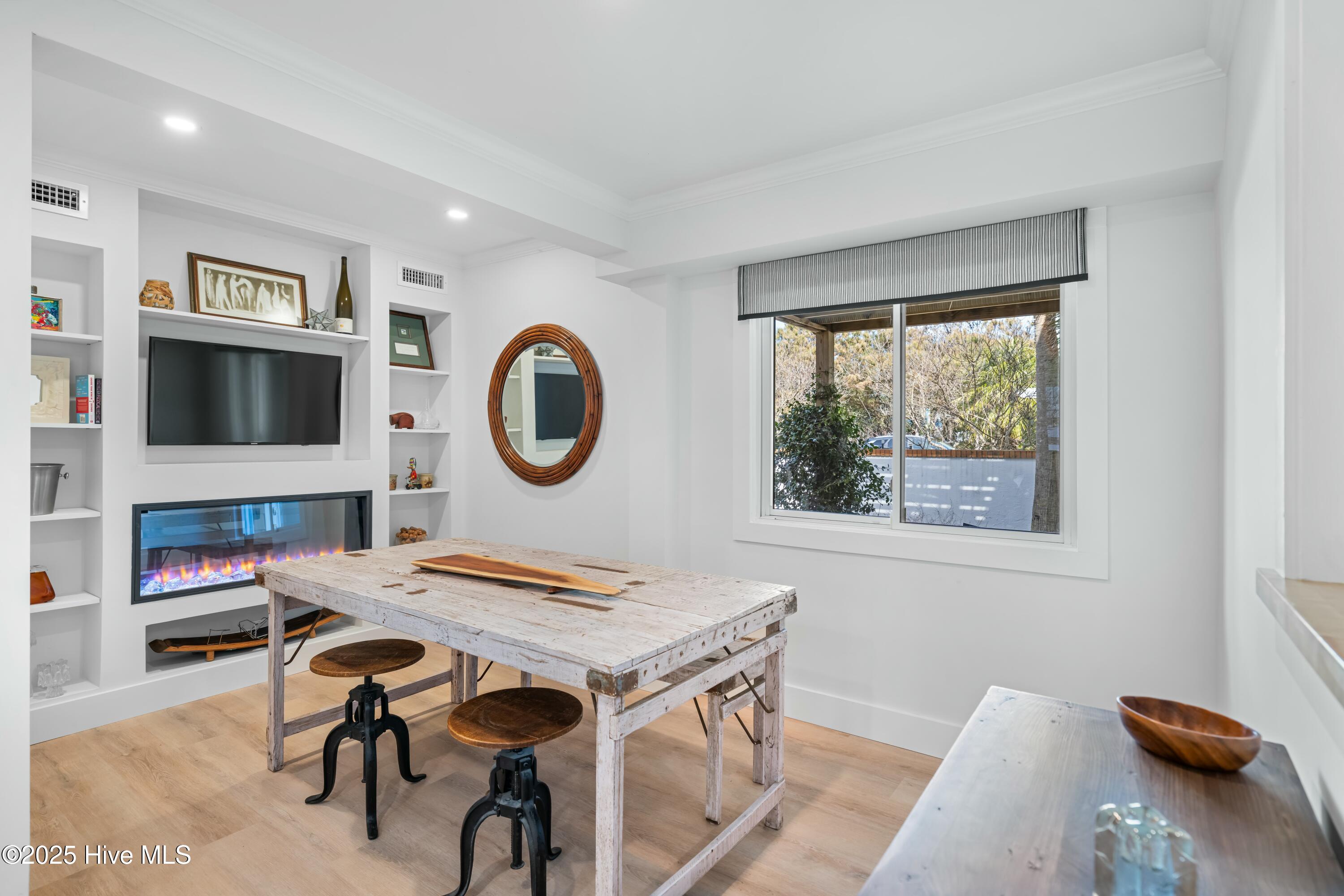 1016 Fort Fisher Boulevard S