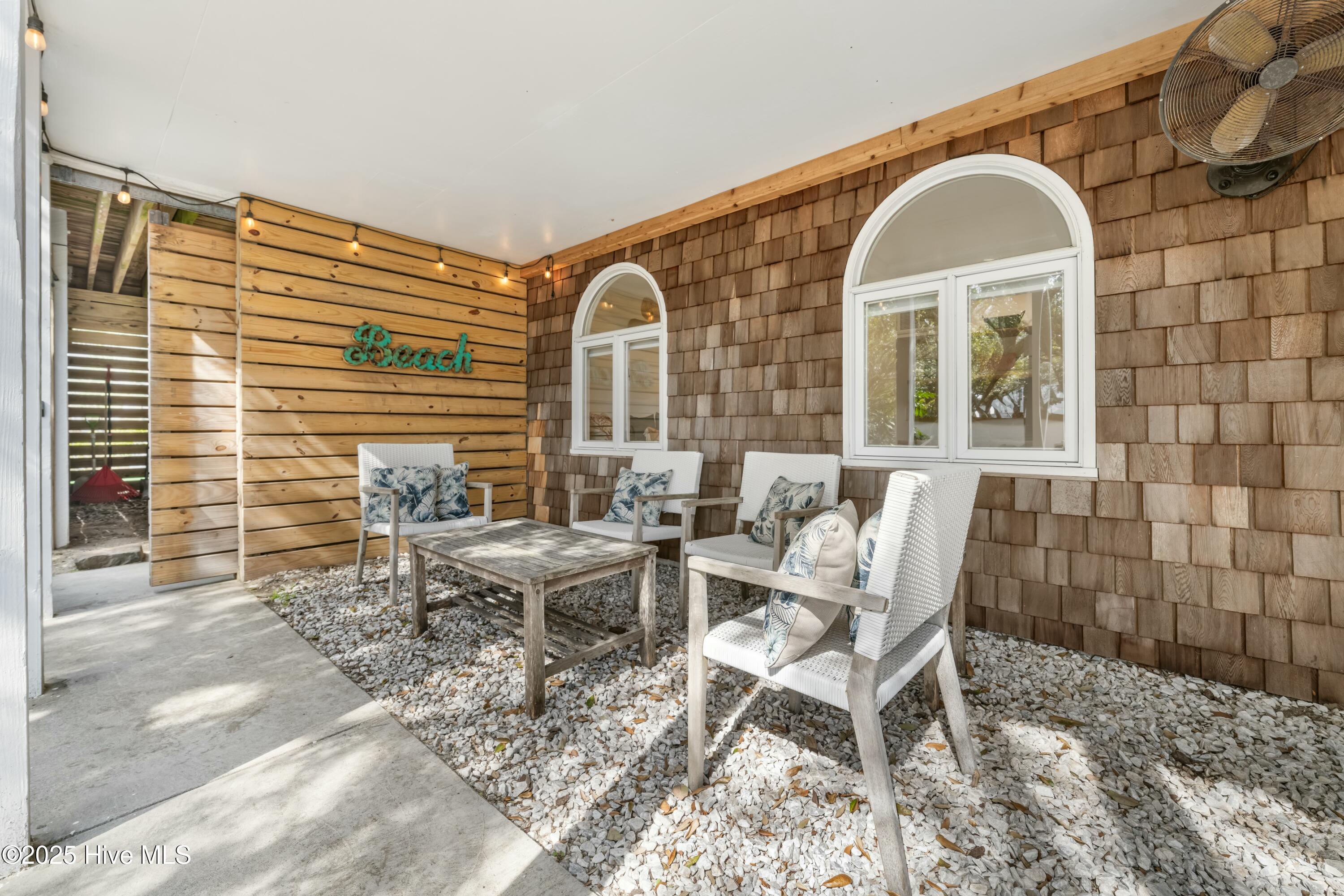 1016 Fort Fisher Boulevard S